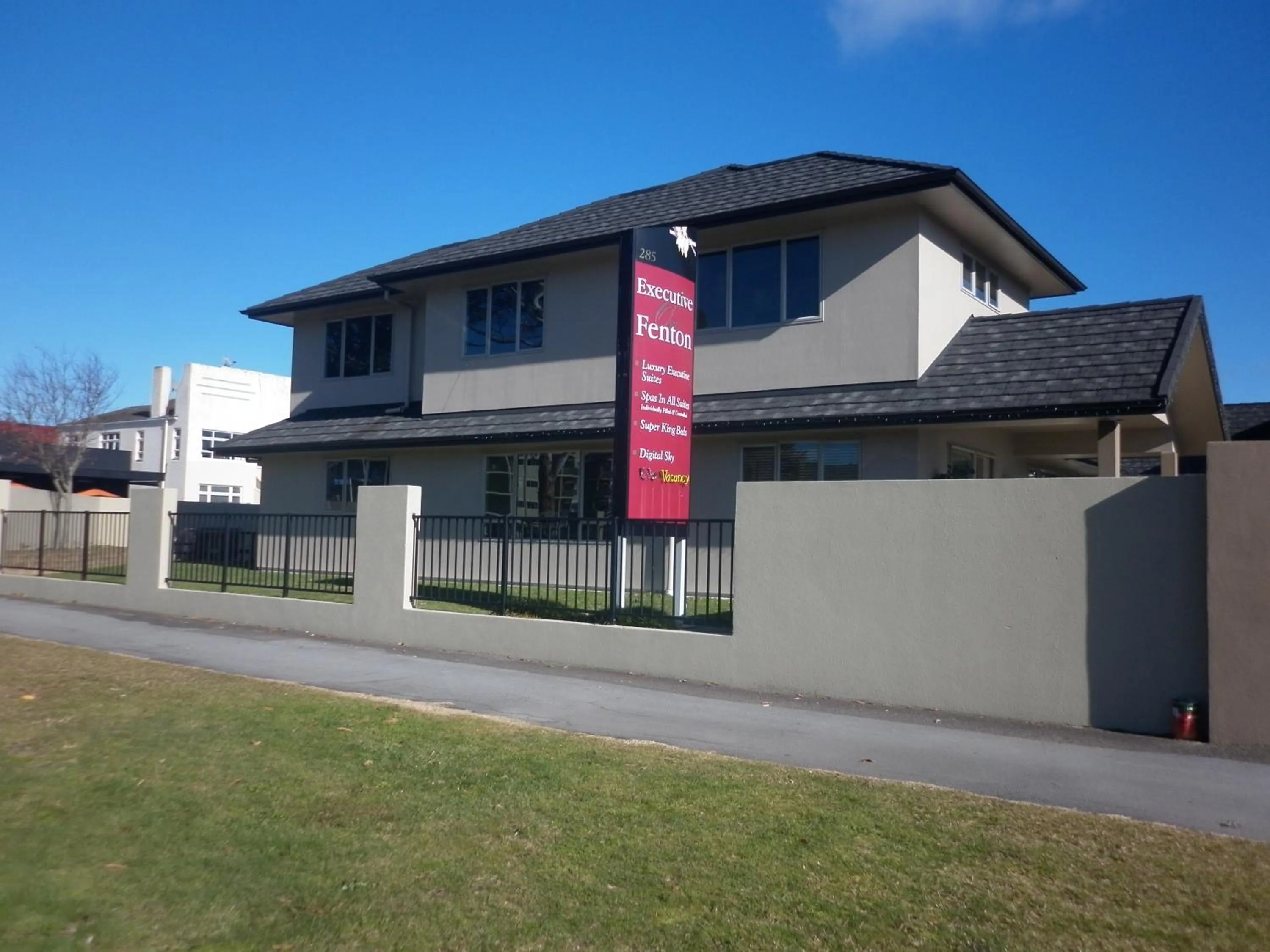 Facade/entrance in Executive On Fenton