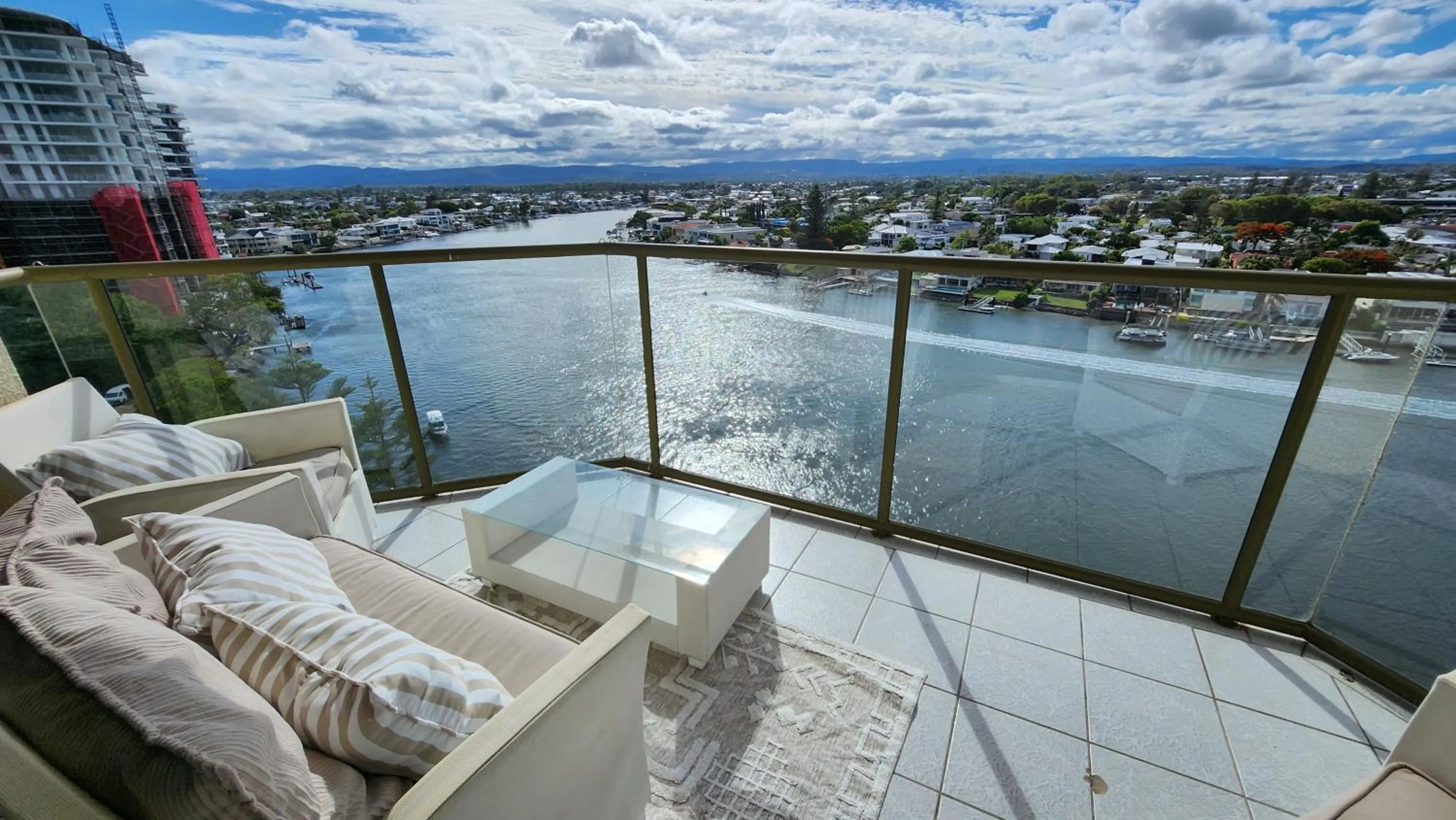 Surfers Hawaiian Holiday Apartments