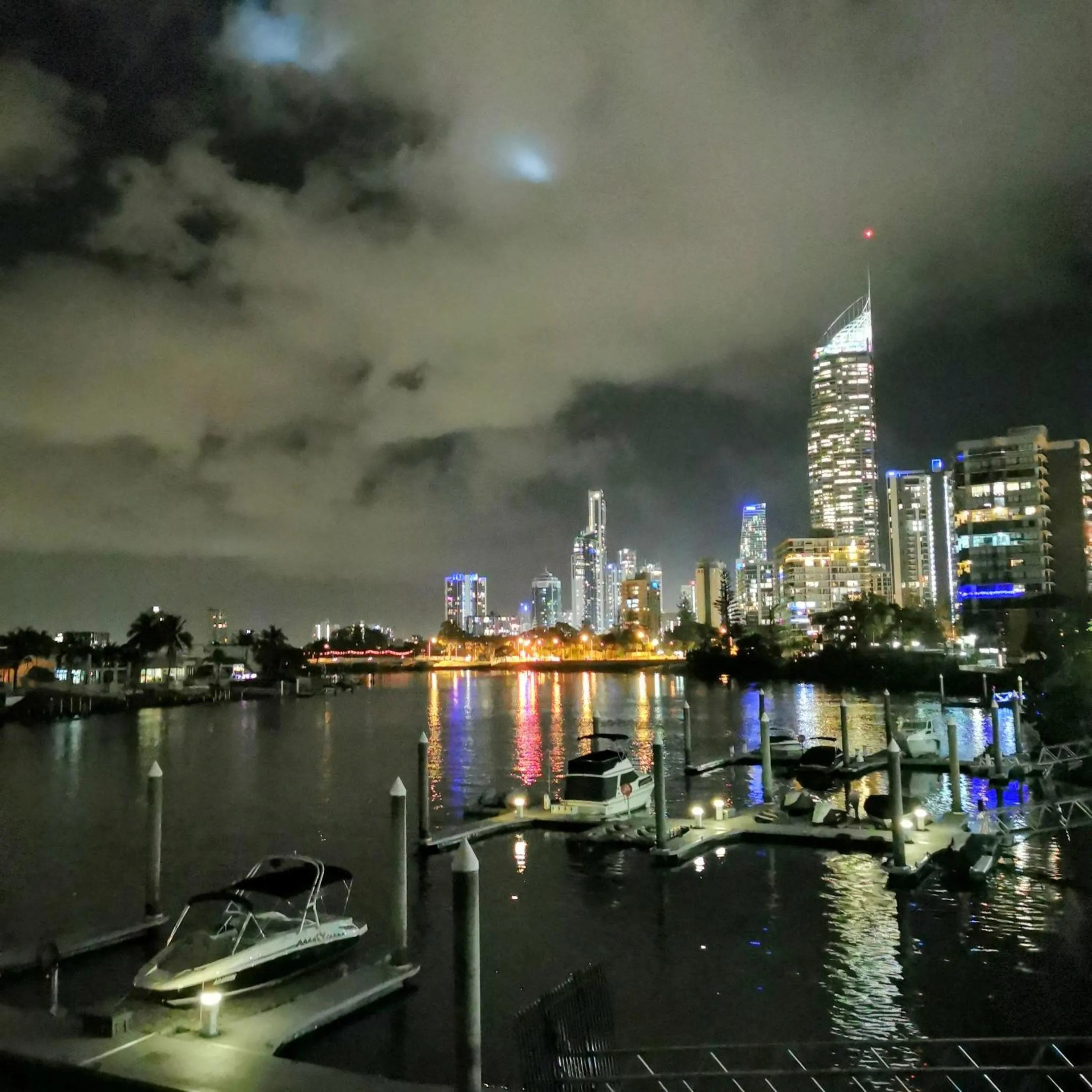 Surfers Hawaiian Holiday Apartments