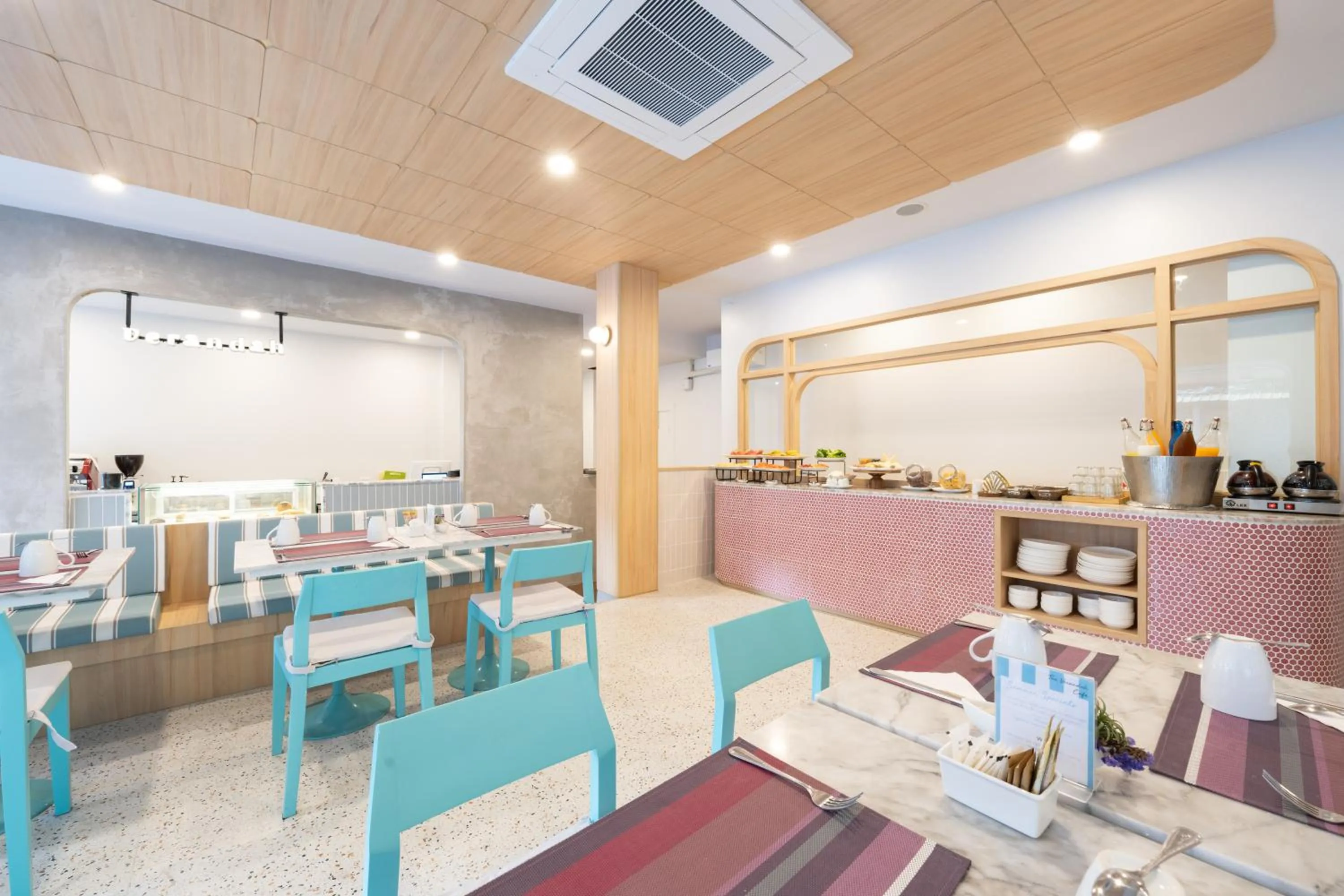 Restaurant/places to eat in The Verandah - SHA Extra Plus