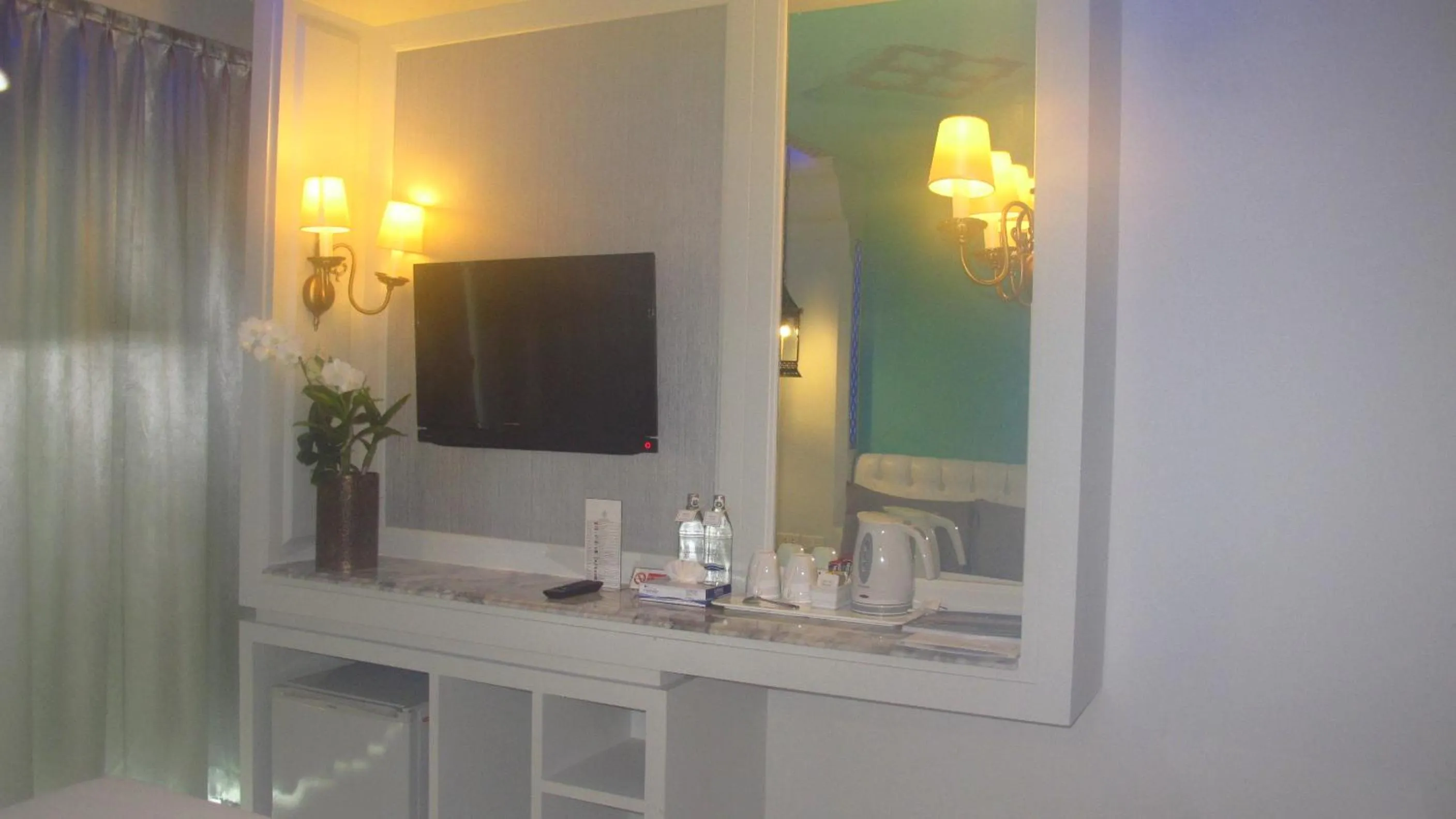 TV and multimedia in The Verandah - SHA Extra Plus