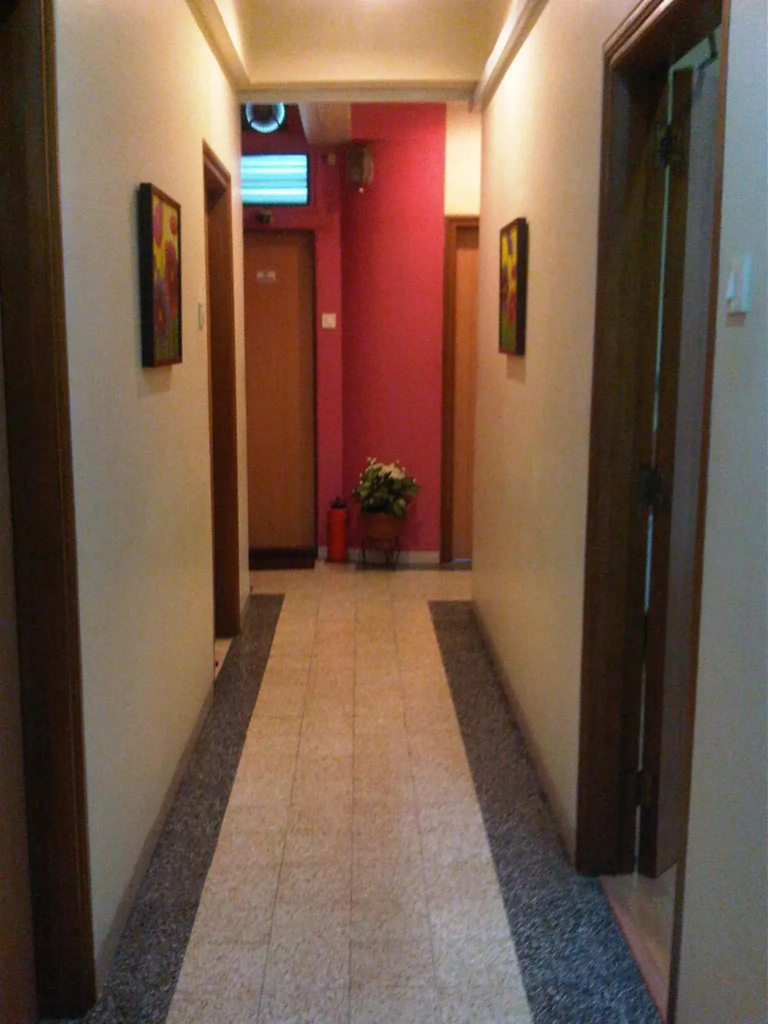 Superior Single Room in Chateau Windsor Hotel - Marine Drive Superior Single Room in Chateau Windsor Hotel - Marine Drive