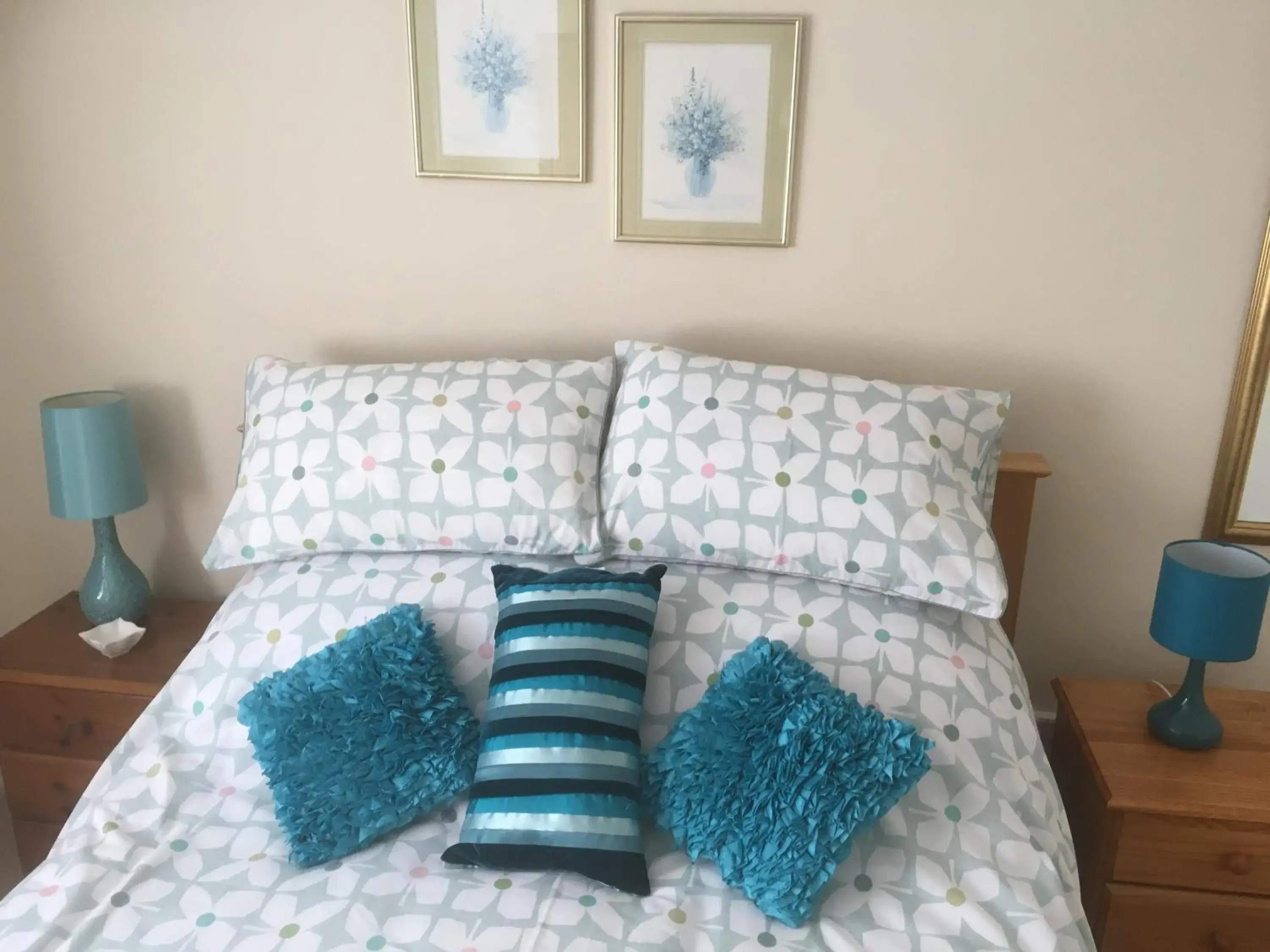 Double or Twin Room with Private Bathroom in Bridge End Double or Twin Room with Private Bathroom in Bridge End