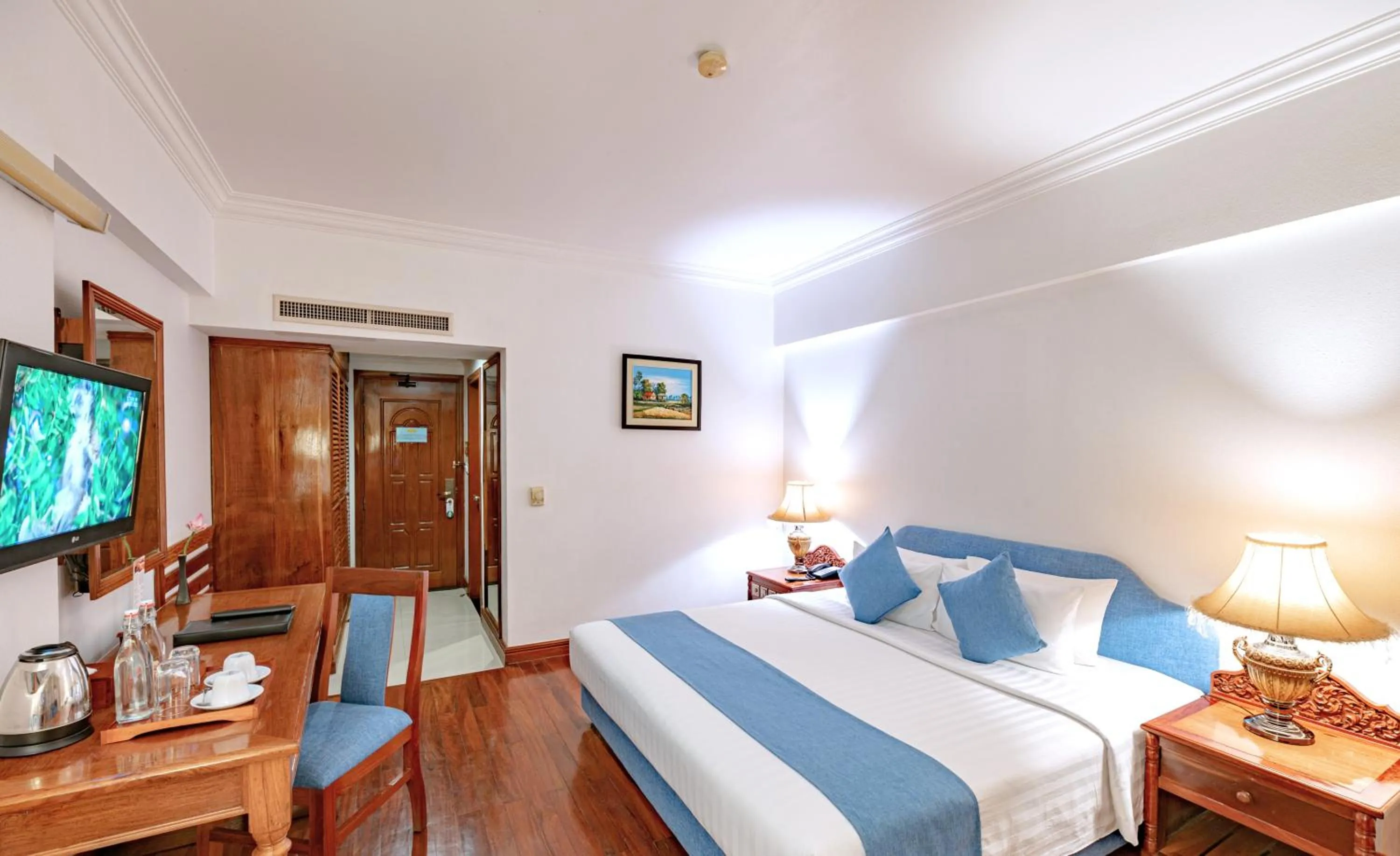 Bedroom, Bed in Hotel Somadevi Angkor Resort & Spa