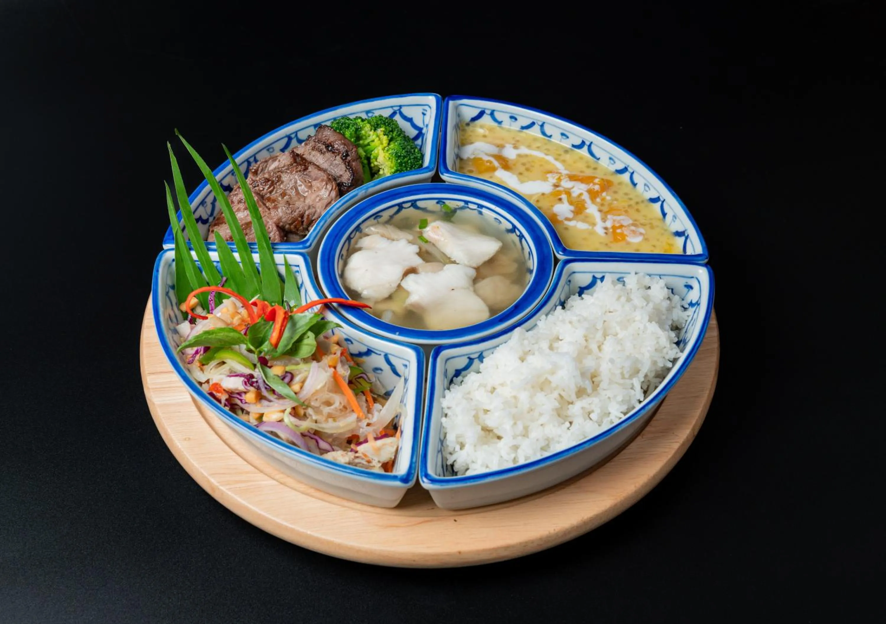 Restaurant/places to eat in Hotel Somadevi Angkor Resort & Spa