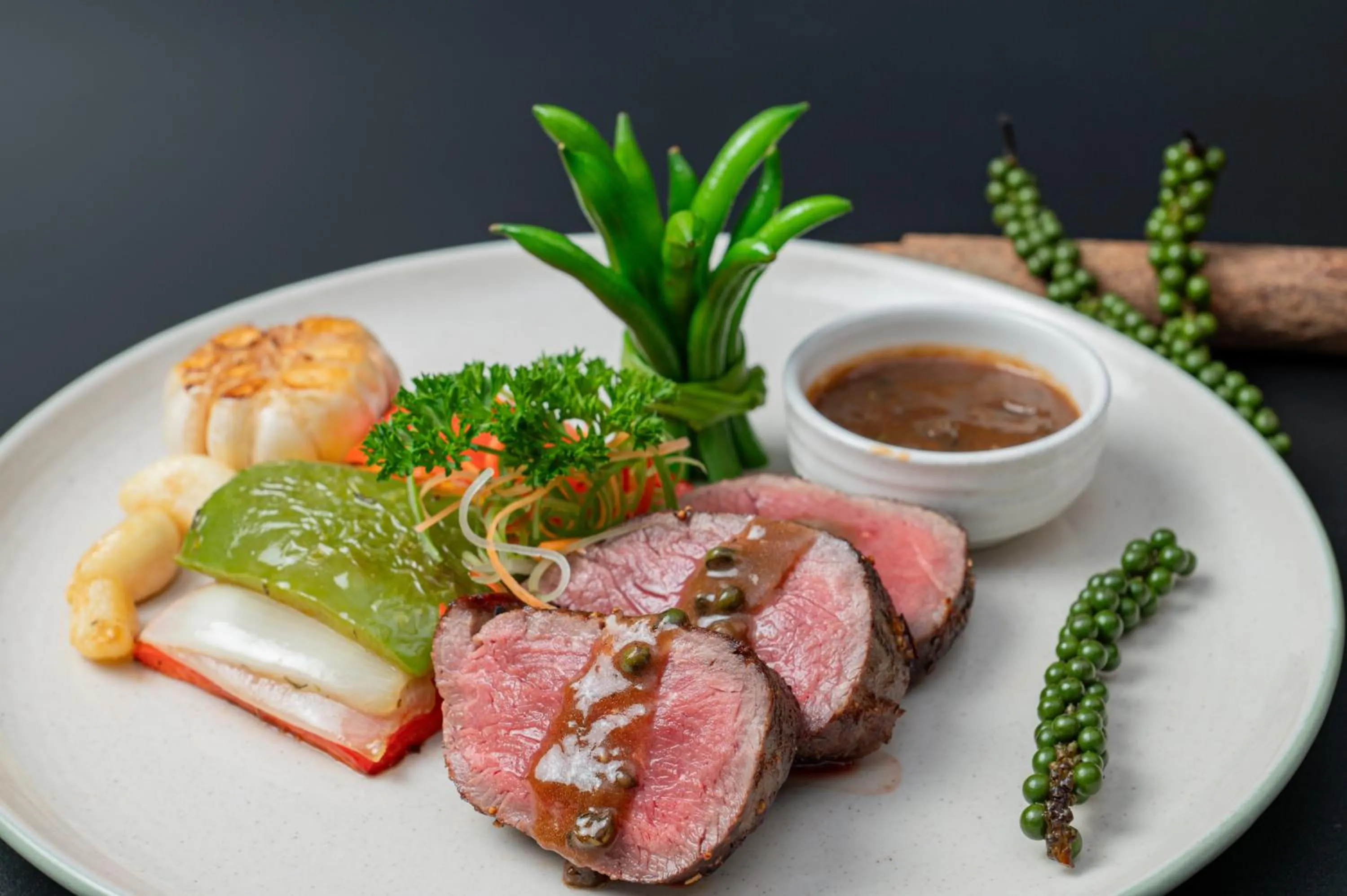 Restaurant/places to eat in Hotel Somadevi Angkor Resort & Spa