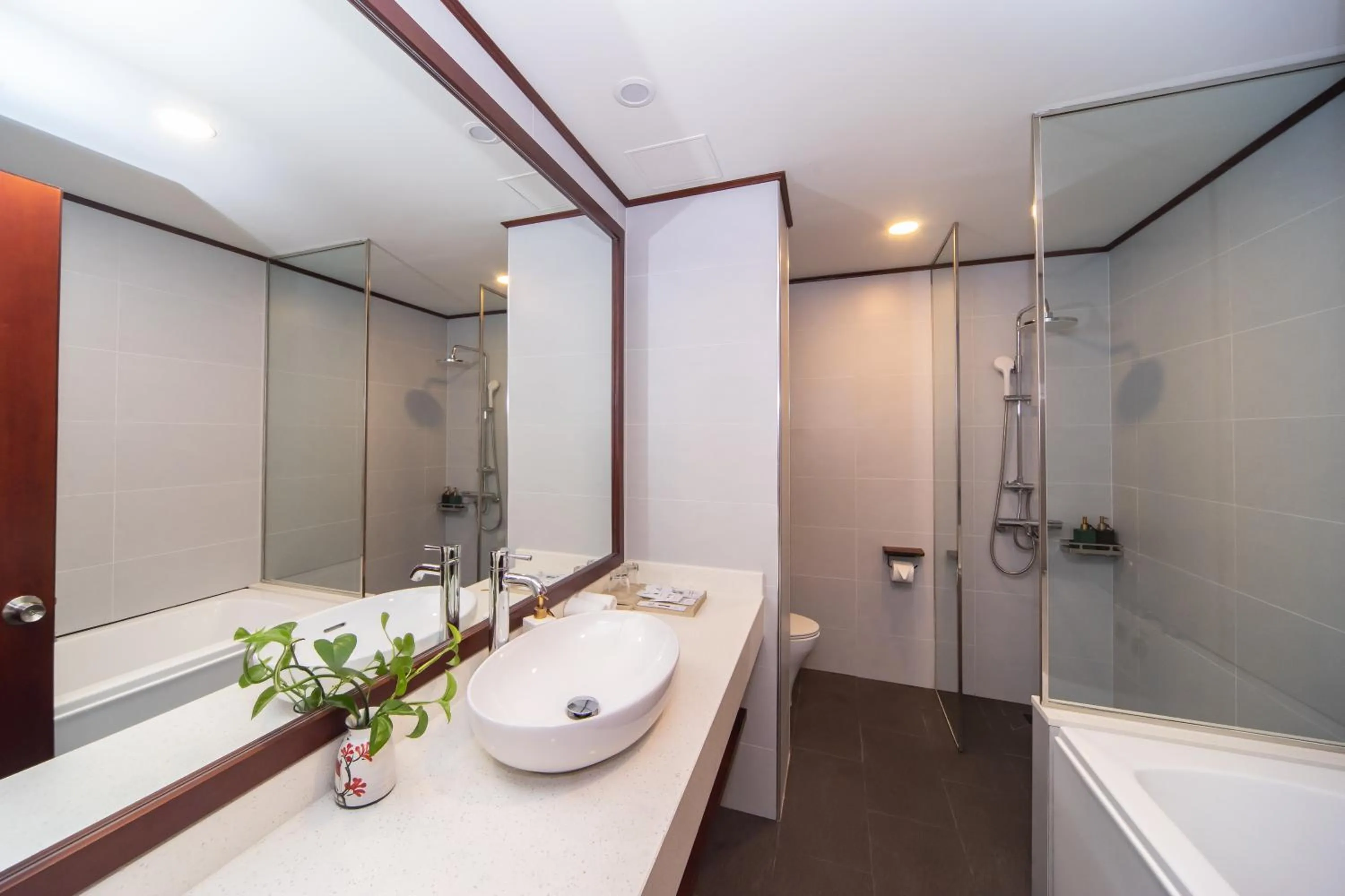 Bathroom in Flower Garden Hotel