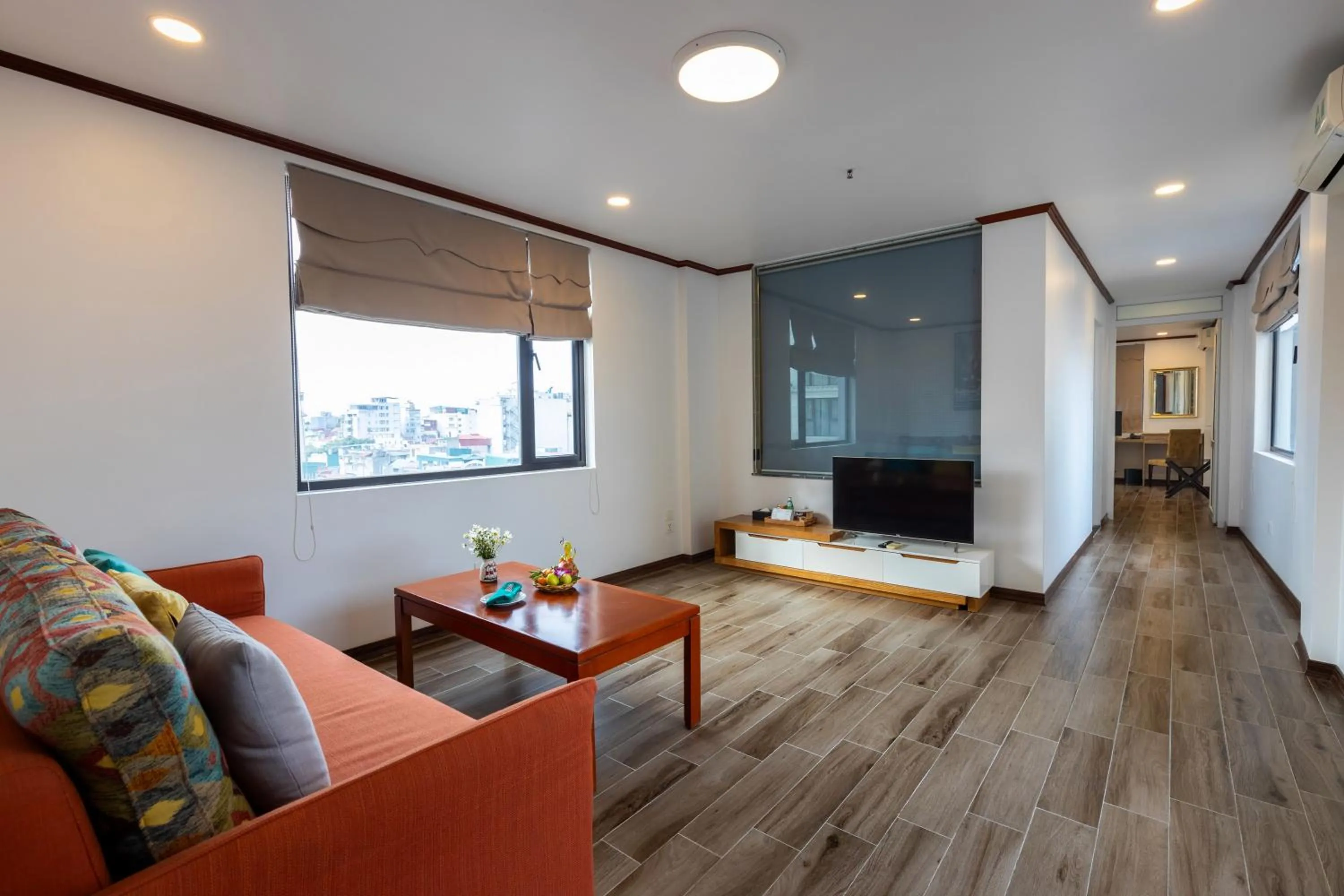 Living room in Flower Garden Hotel