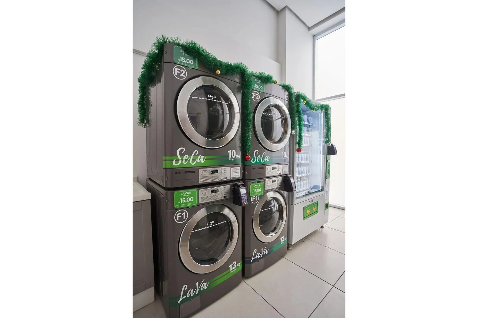 washing machine in RioStay Residence - Riocentro