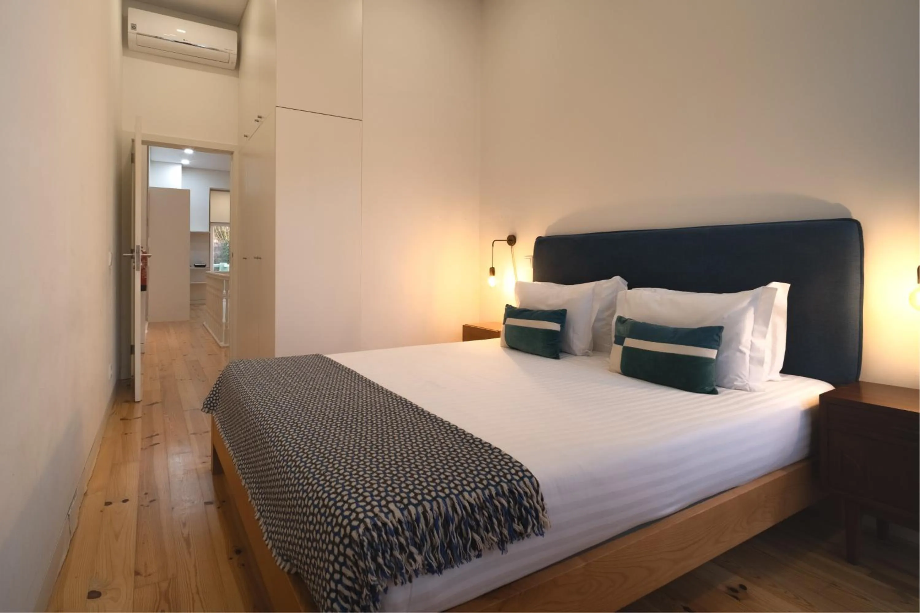 Bedroom, Bed in Bonfim 234 Townhouse