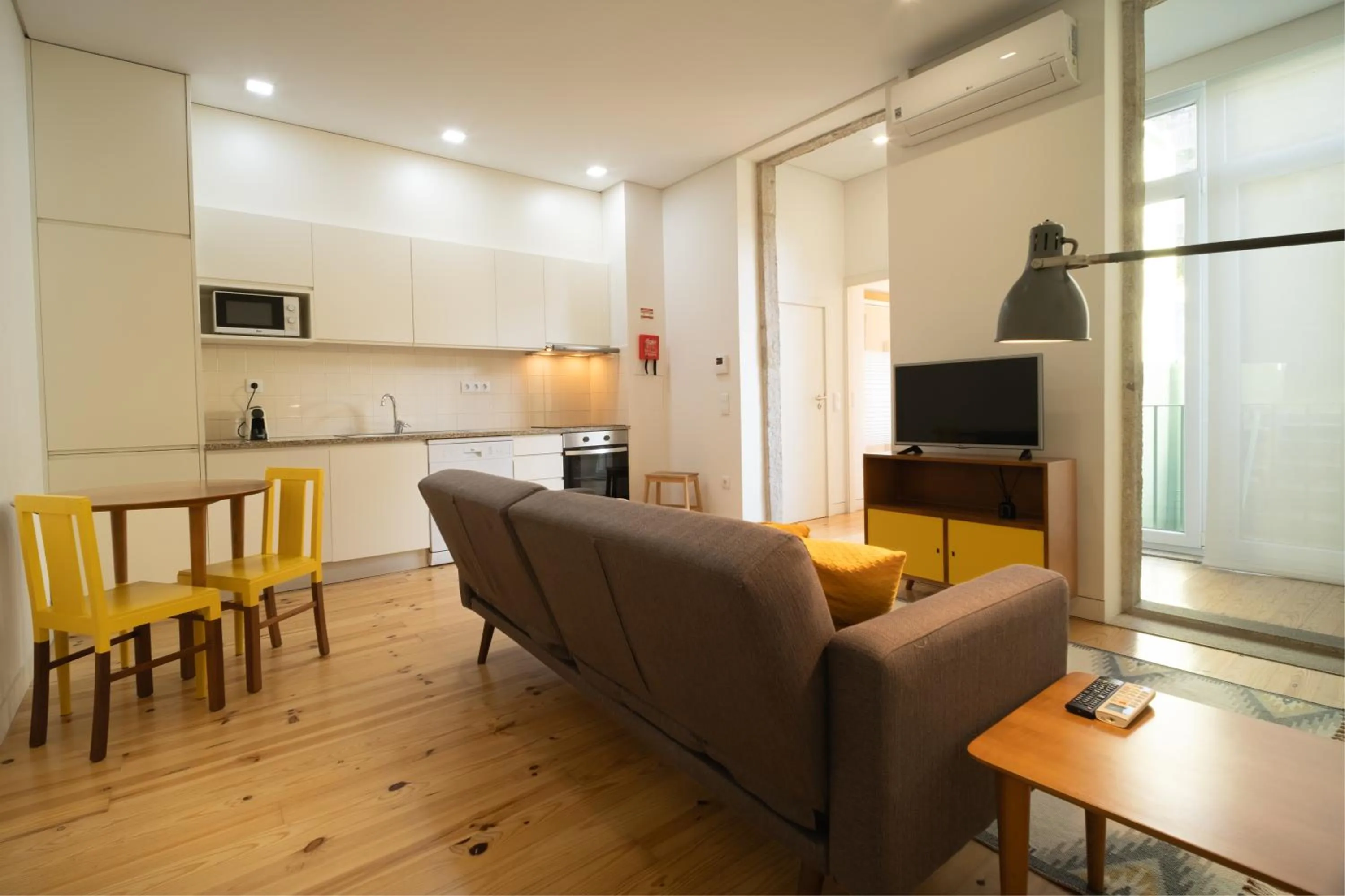 TV and multimedia in Bonfim 234 Townhouse