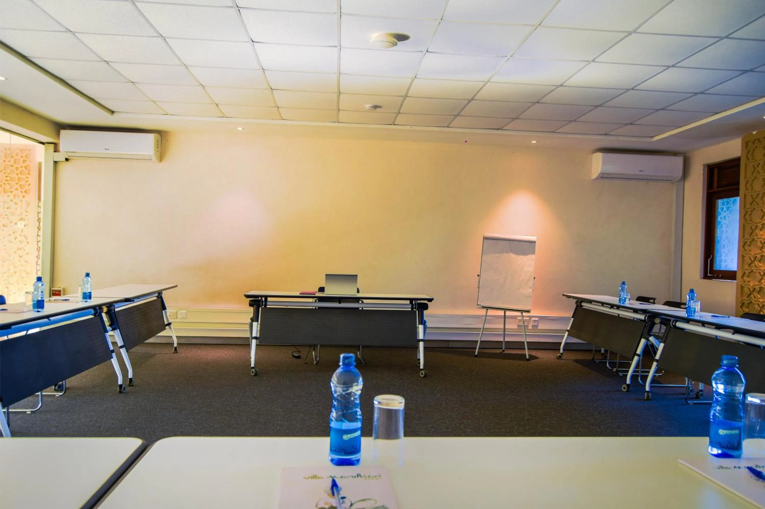 Meeting/conference room in Villa Mandhari - Diani Beach