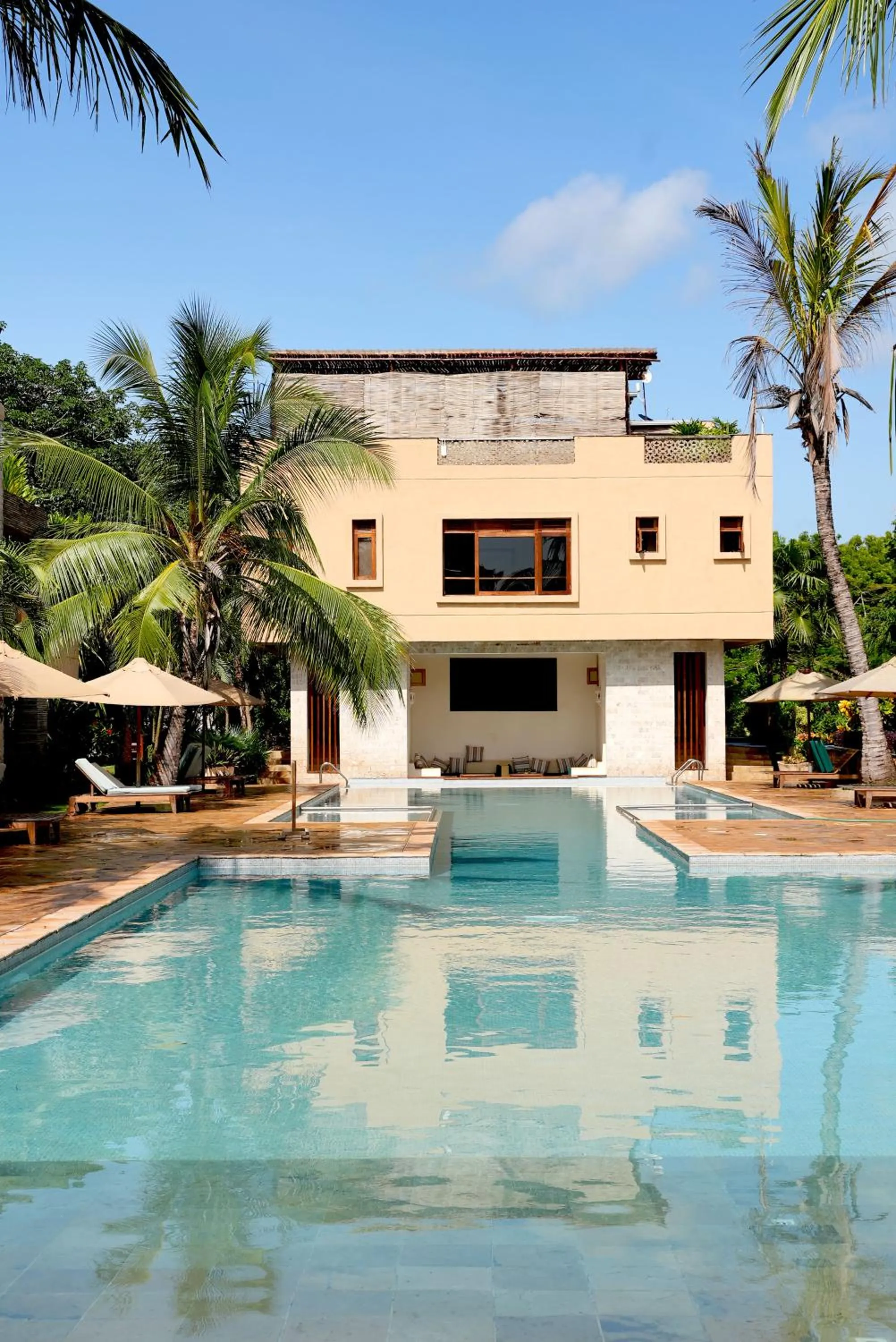Swimming pool in Villa Mandhari - Diani Beach