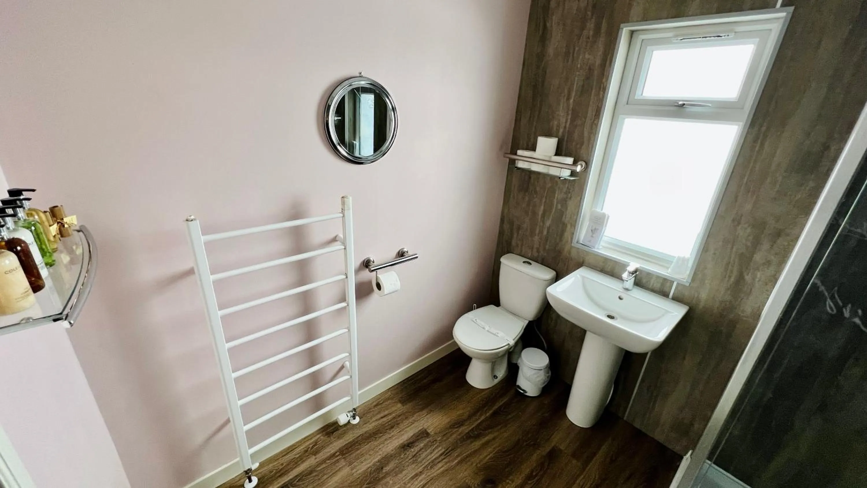Bathroom in Aultguish Inn