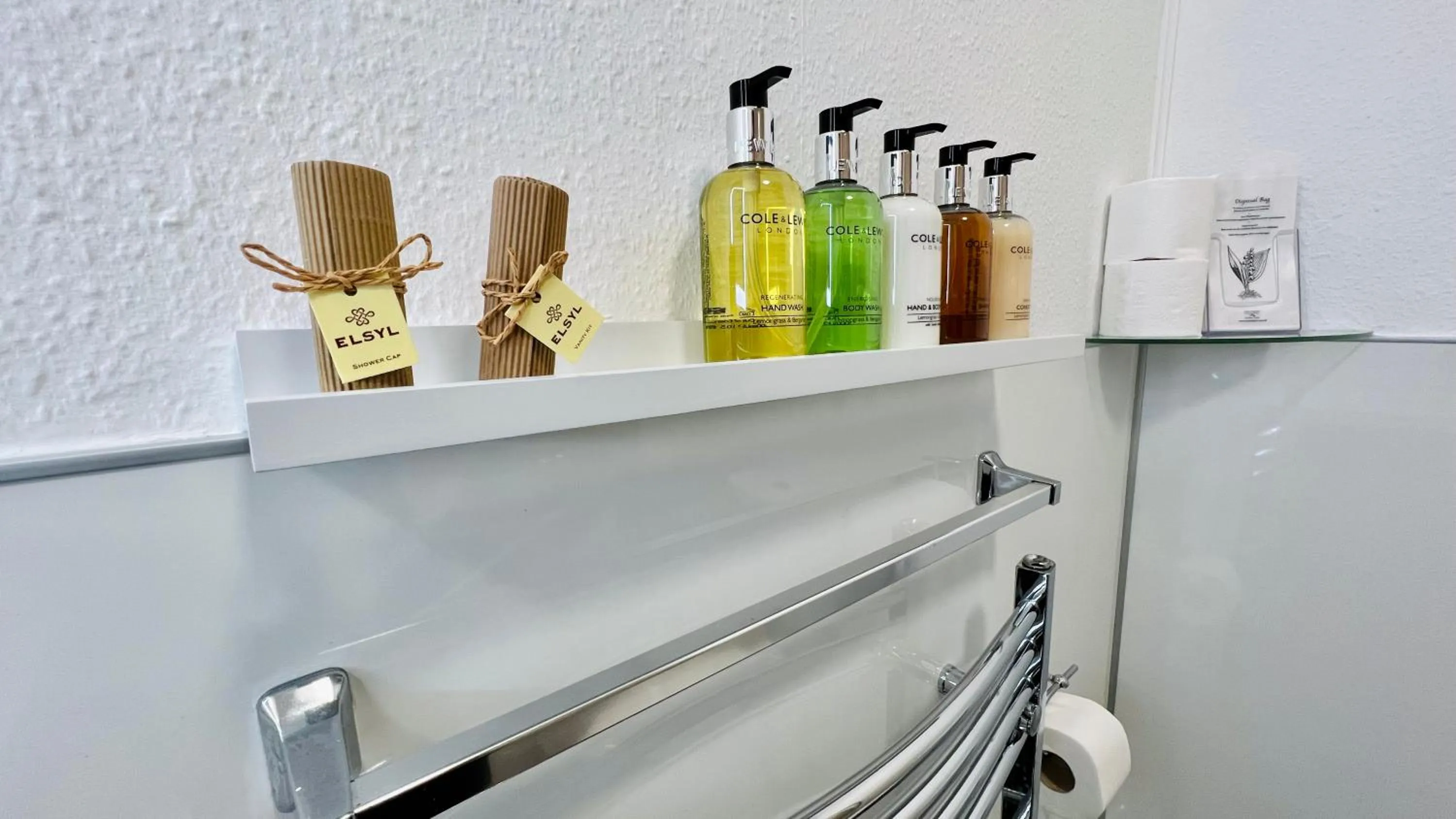 Bathroom in Aultguish Inn