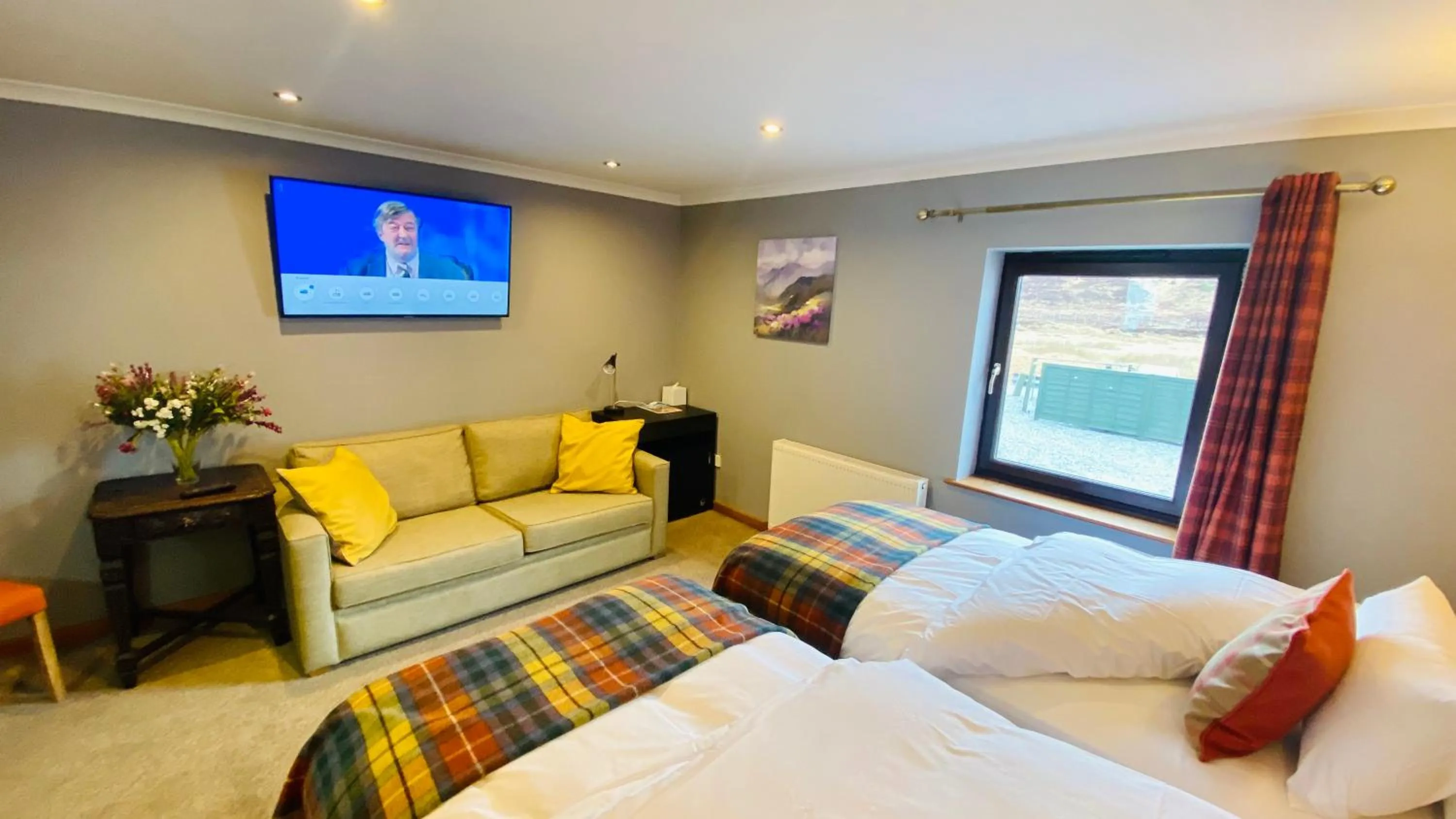 Photo of the whole room, Bed in Aultguish Inn