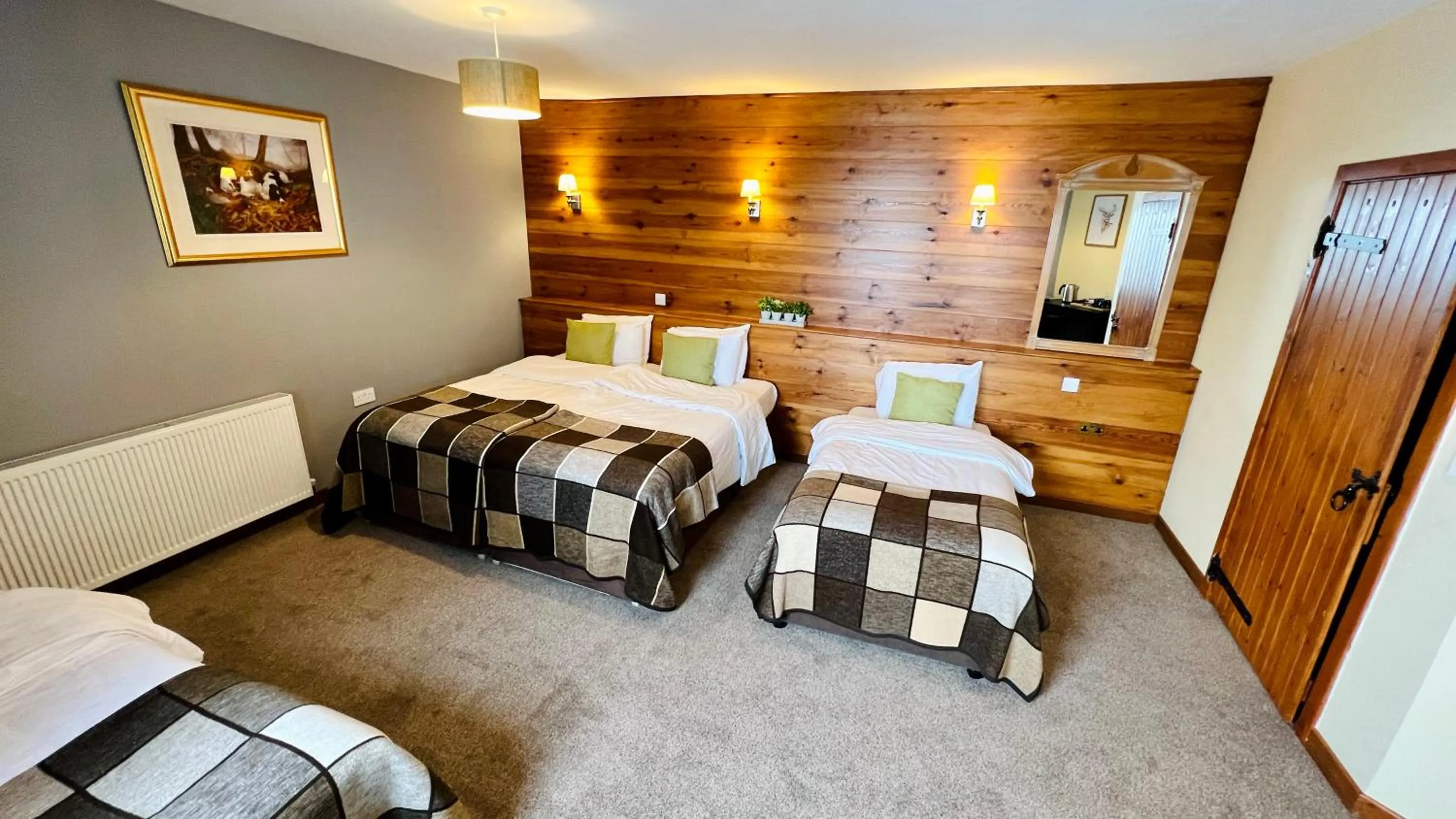 Photo of the whole room, Bed in Aultguish Inn