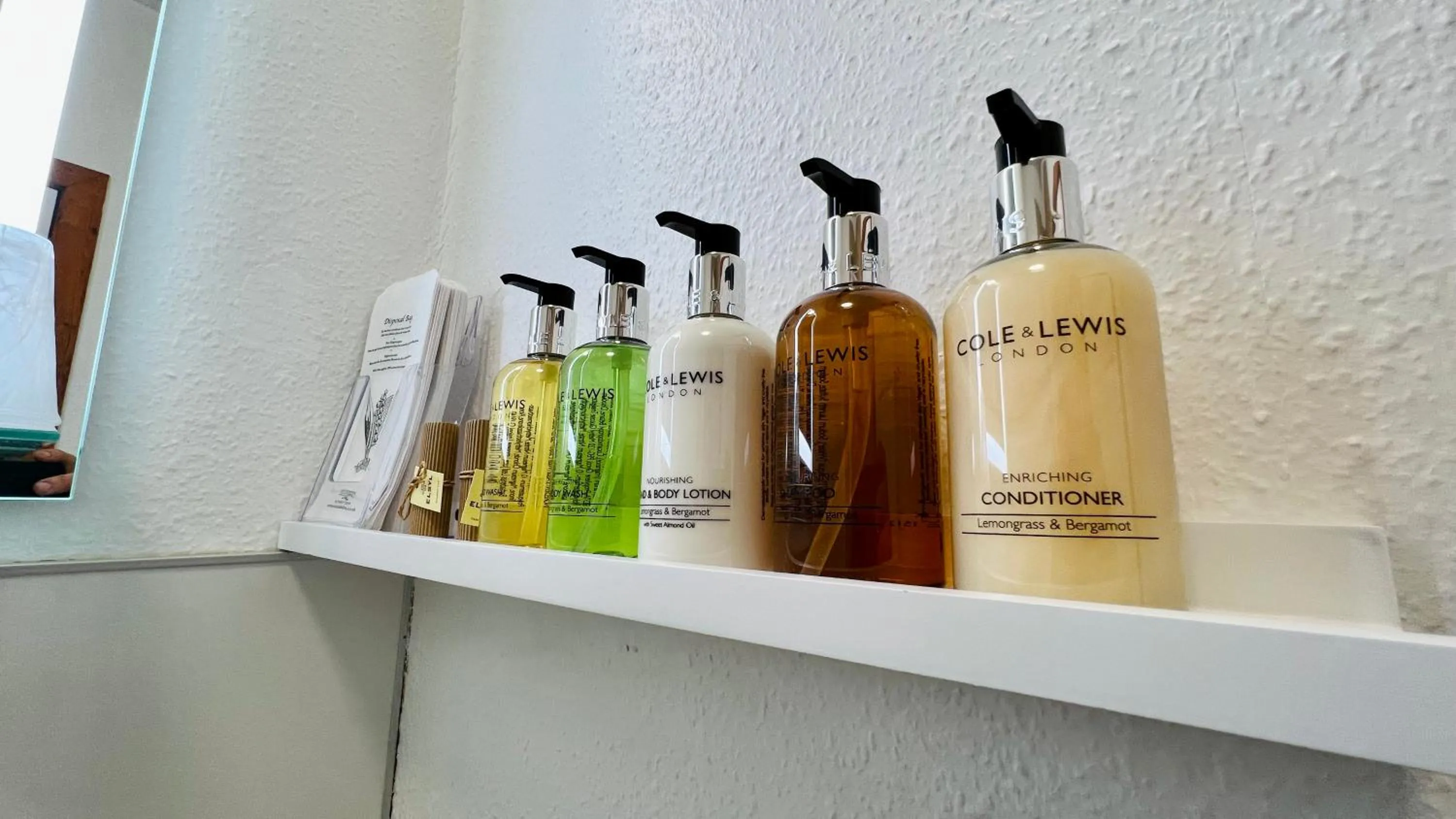 Bathroom in Aultguish Inn