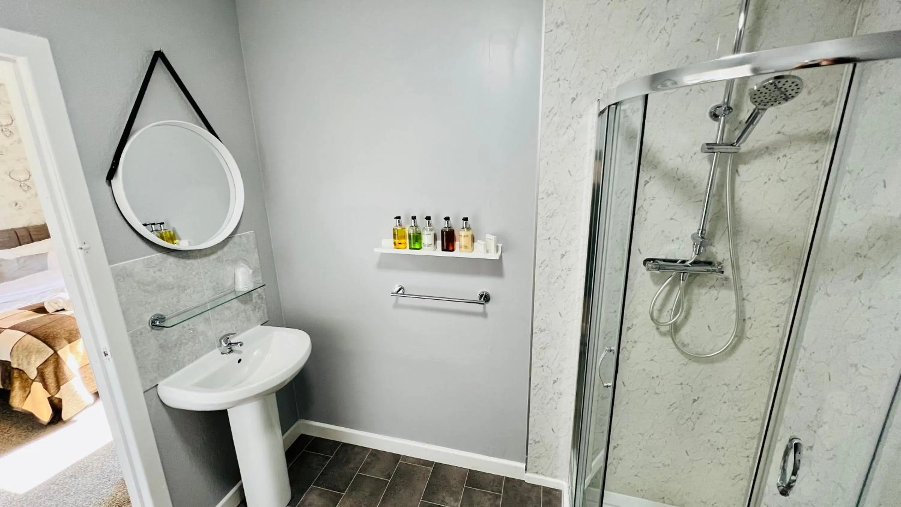 Bathroom in Aultguish Inn