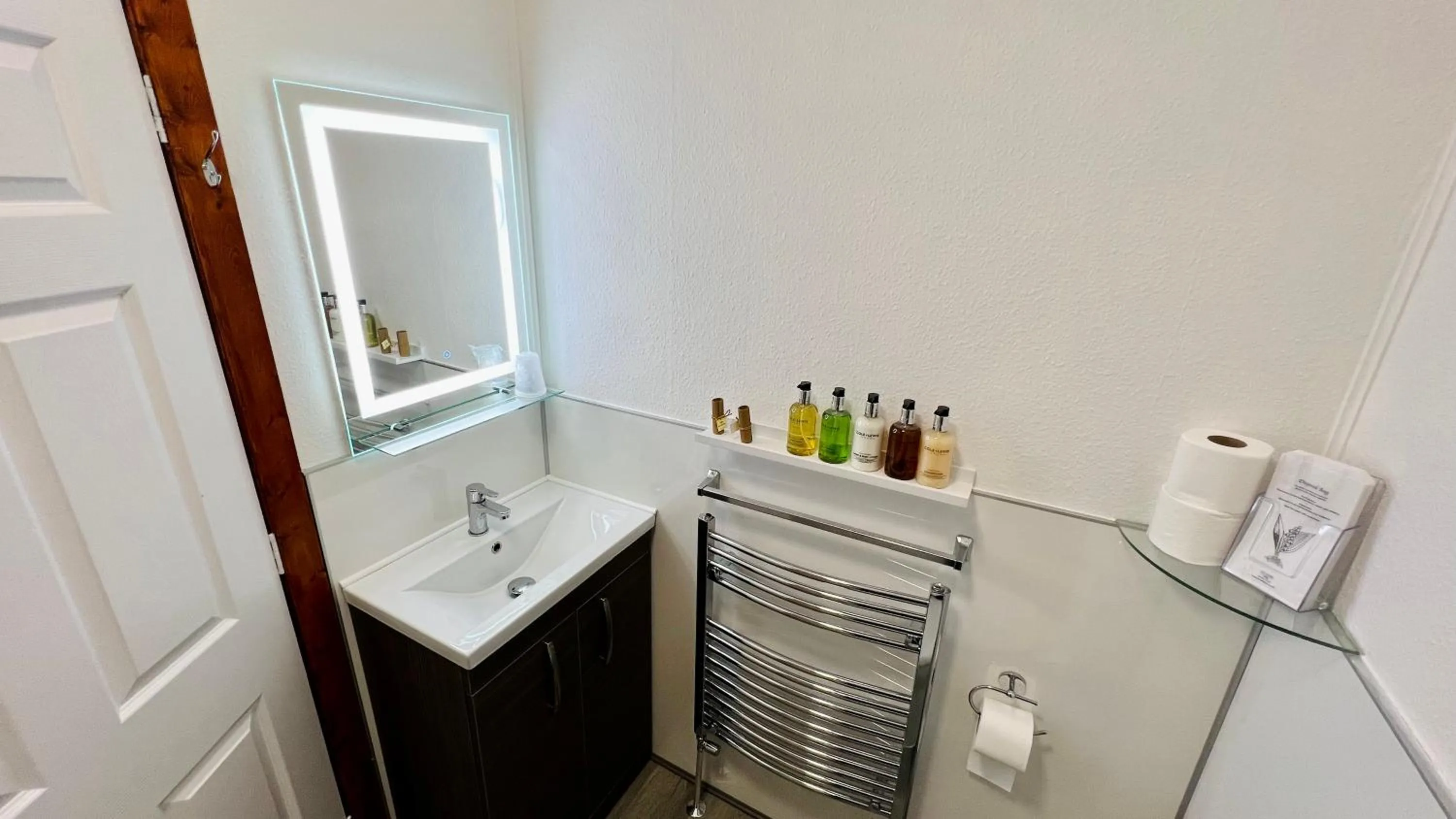 Bathroom in Aultguish Inn