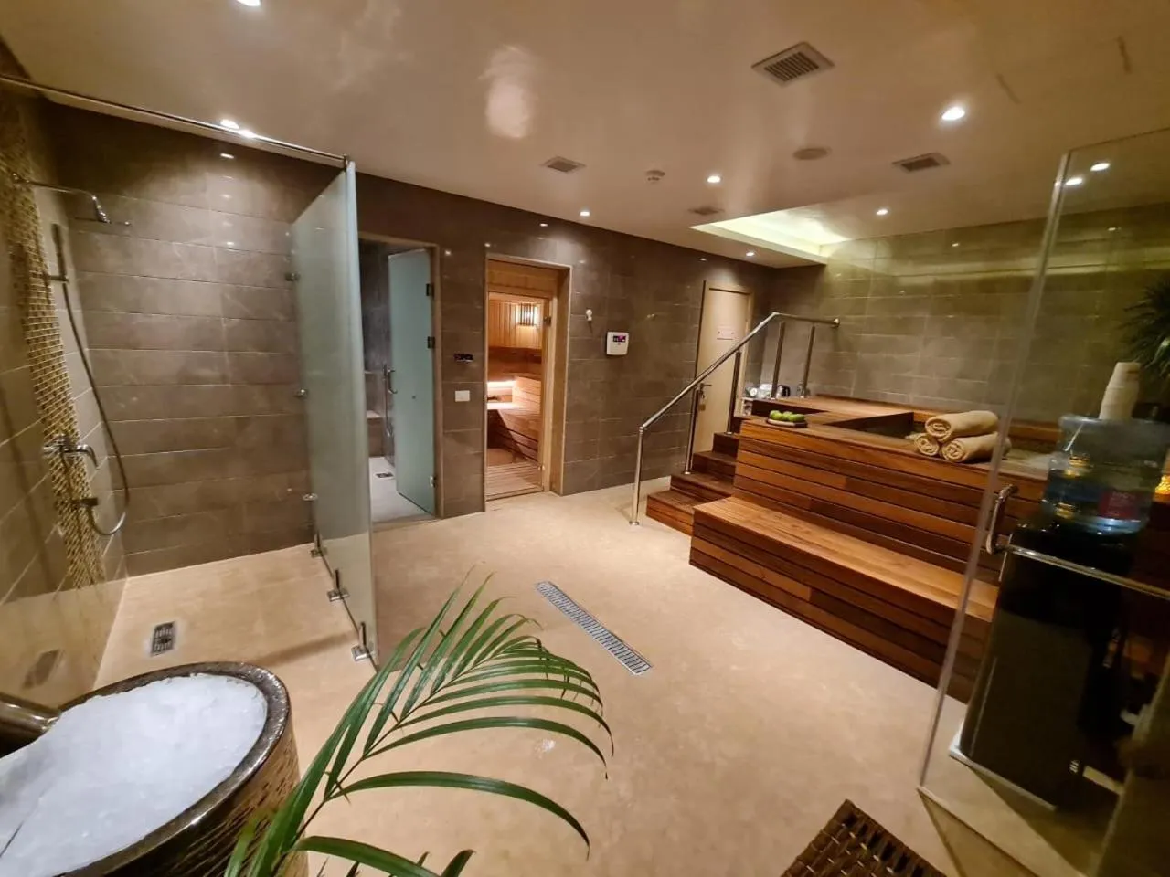 Shower in Porto Marina Resort & Spa Al Alamein