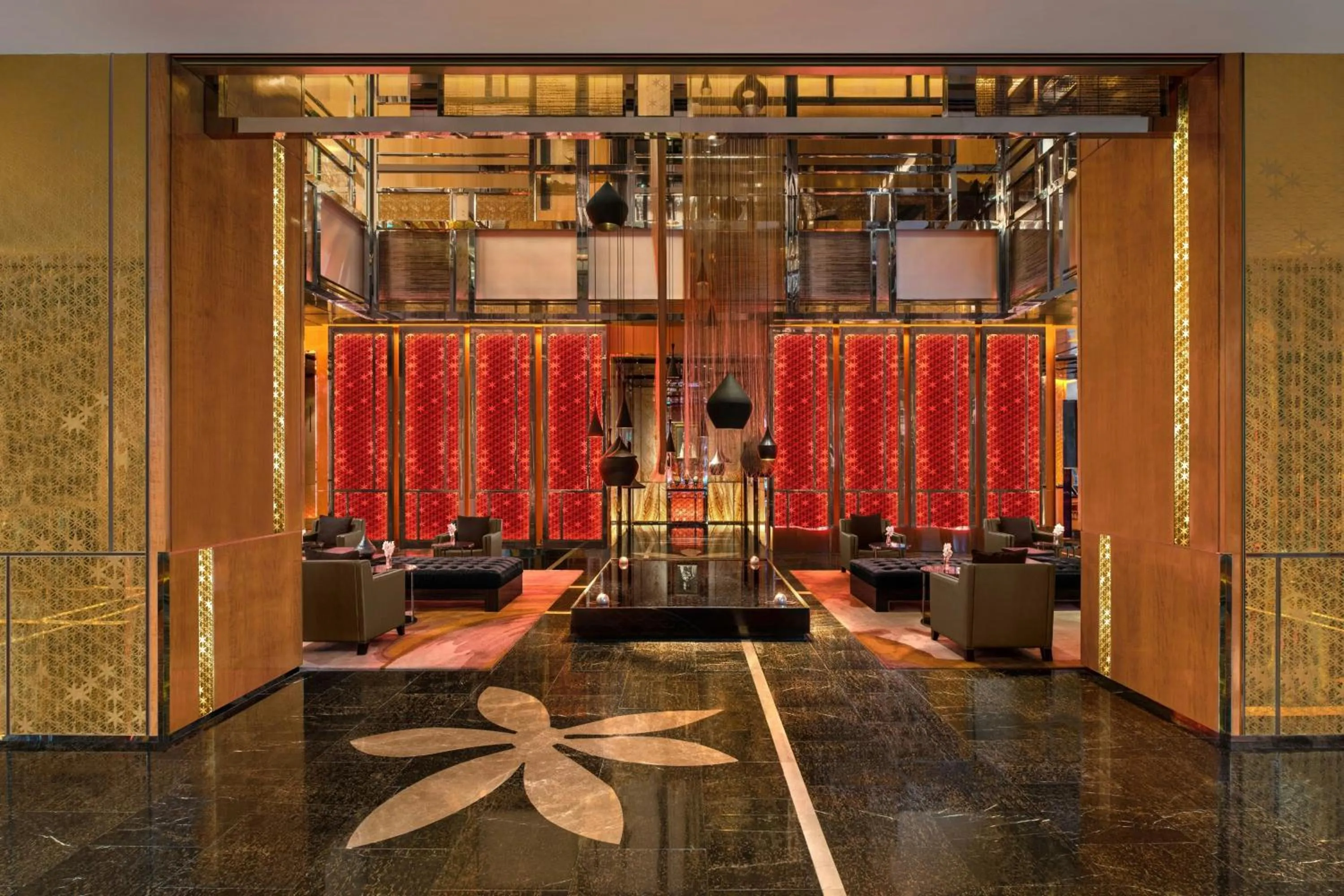 Lobby or reception in Renaissance Bangkok Ratchaprasong Hotel by Marriott
