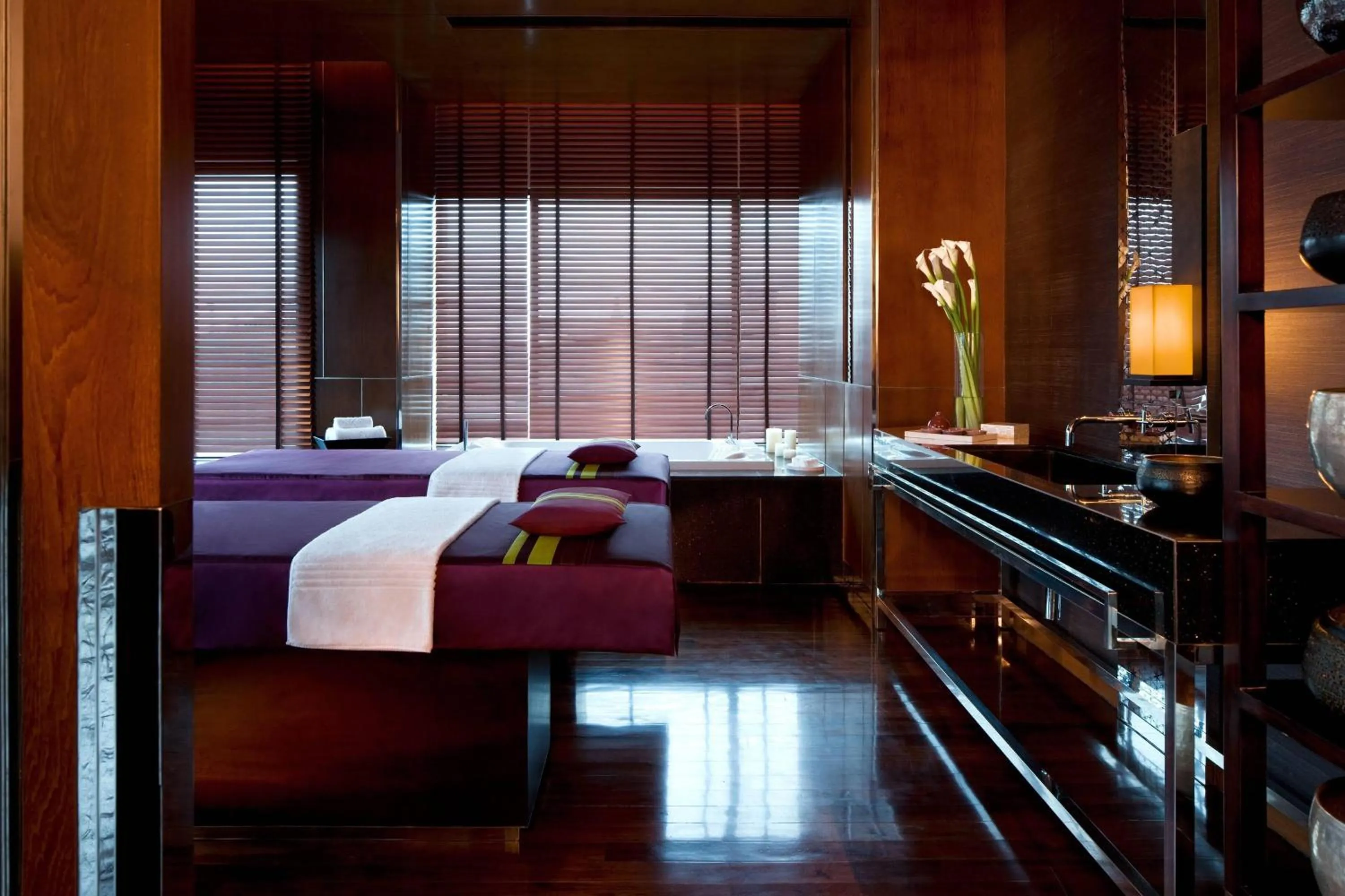 Spa and wellness centre/facilities, Bed in Renaissance Bangkok Ratchaprasong Hotel by Marriott