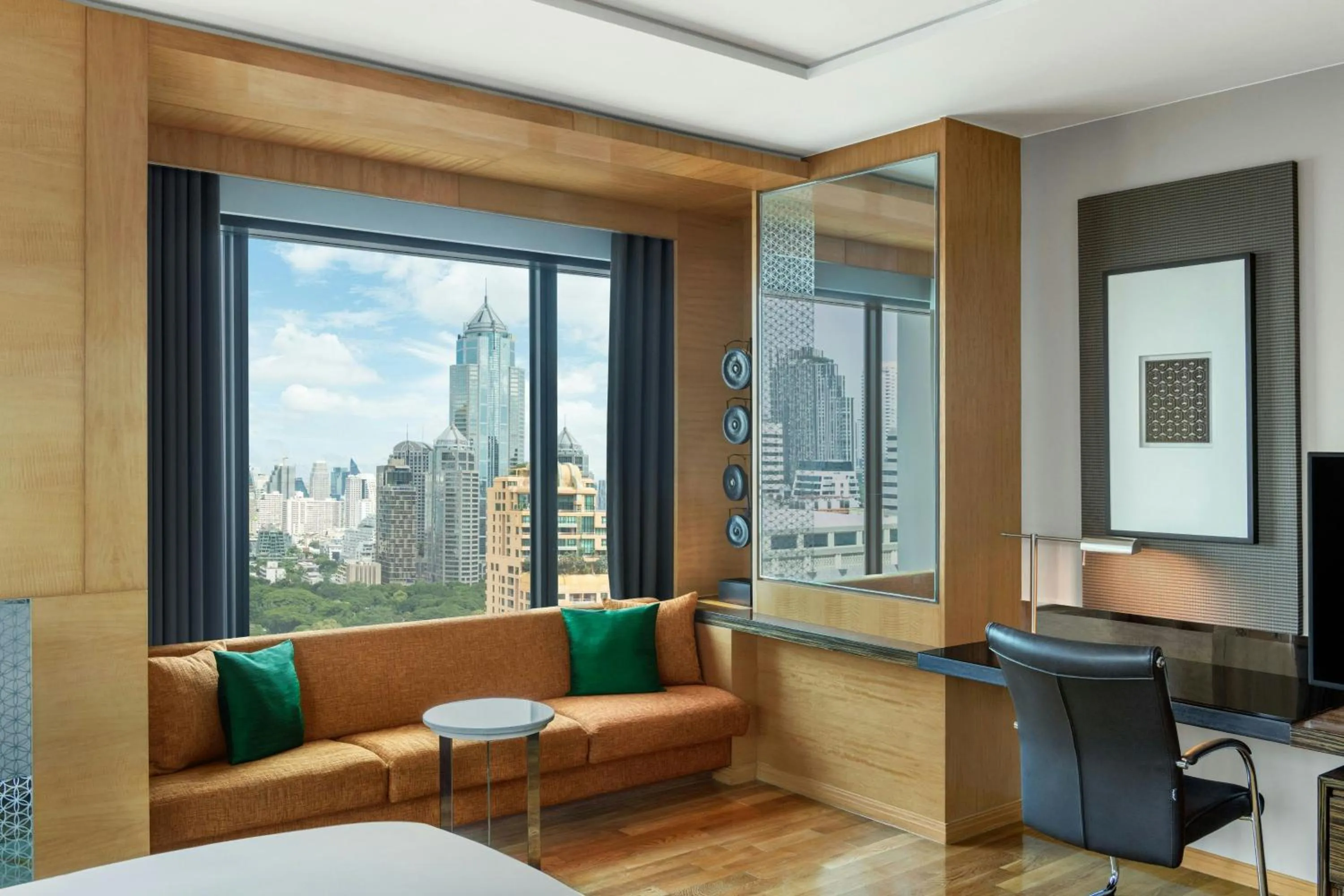 Photo of the whole room in Renaissance Bangkok Ratchaprasong Hotel by Marriott