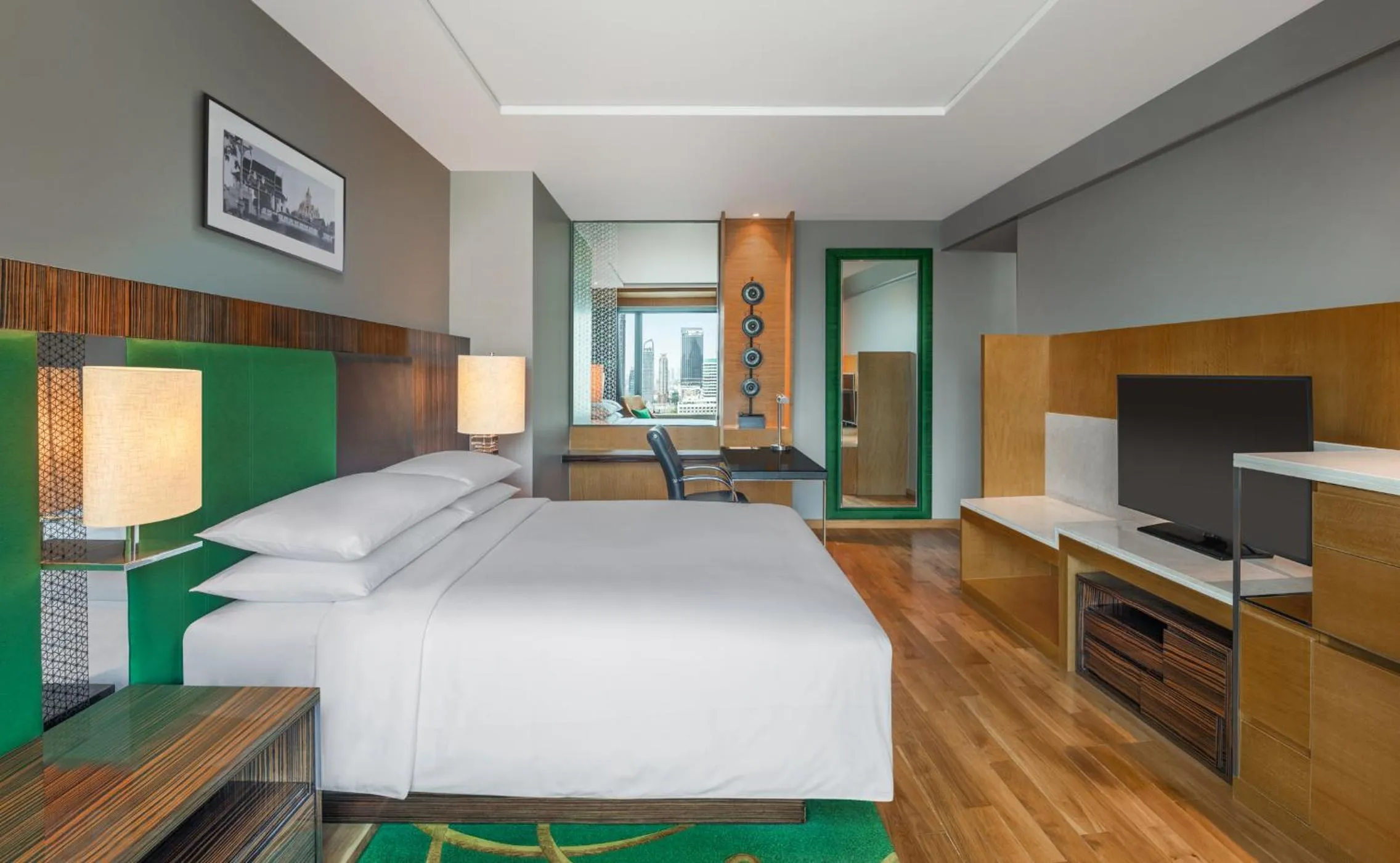 Bed in Renaissance Bangkok Ratchaprasong Hotel by Marriott