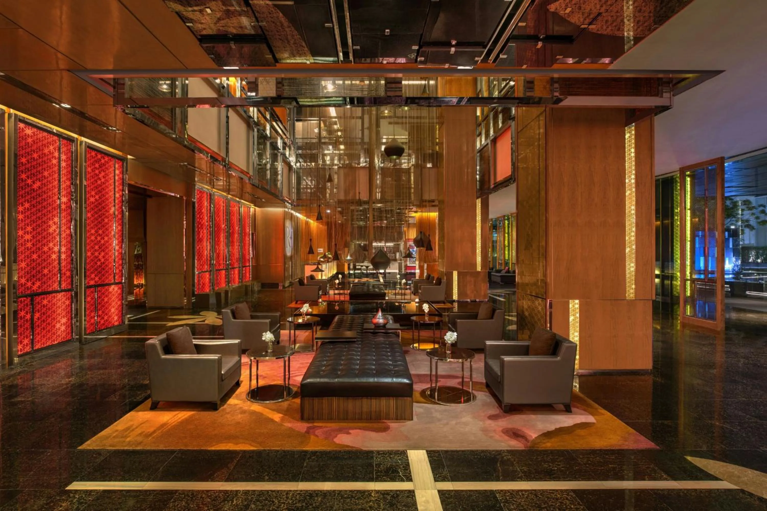 Lobby or reception in Renaissance Bangkok Ratchaprasong Hotel by Marriott
