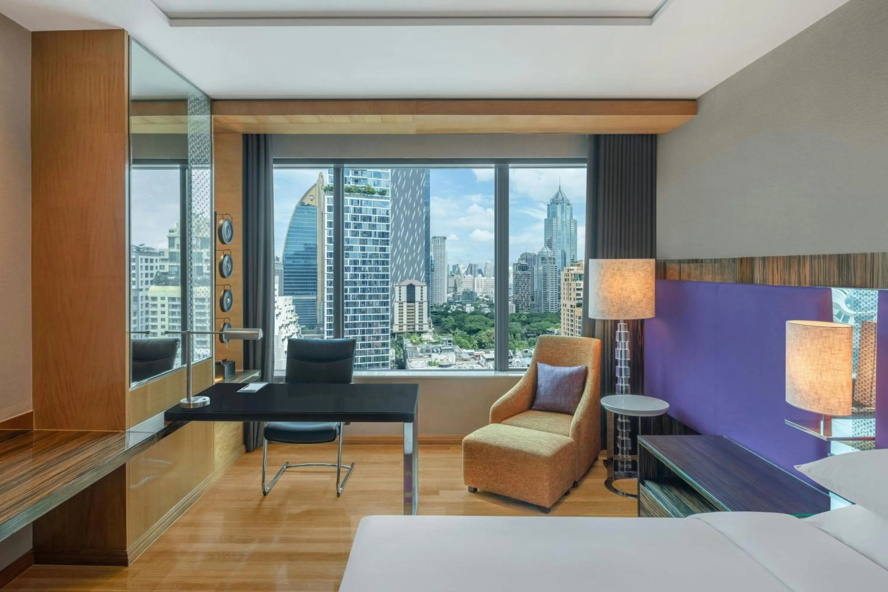 Photo of the whole room in Renaissance Bangkok Ratchaprasong Hotel by Marriott