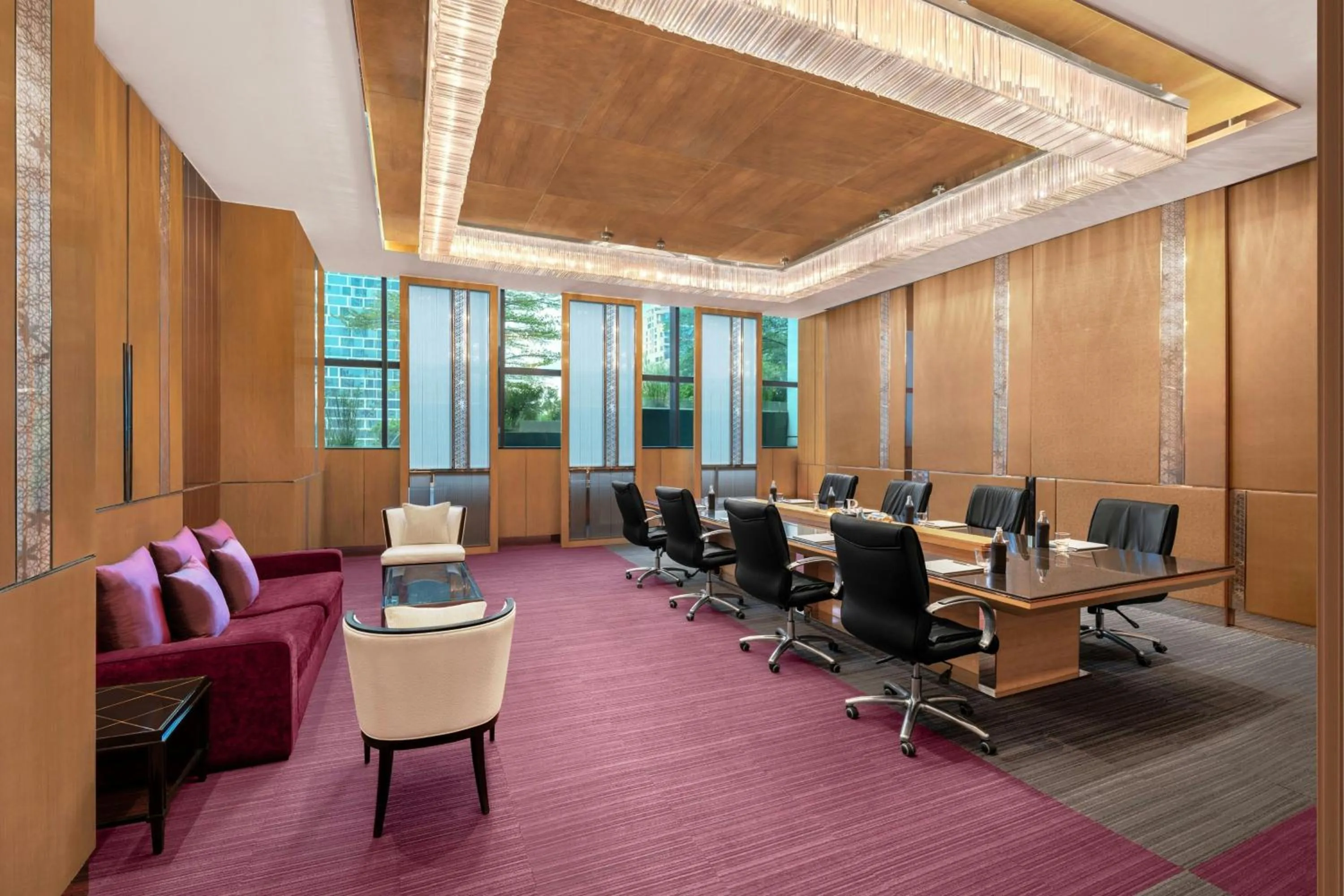Meeting/conference room in Renaissance Bangkok Ratchaprasong Hotel by Marriott