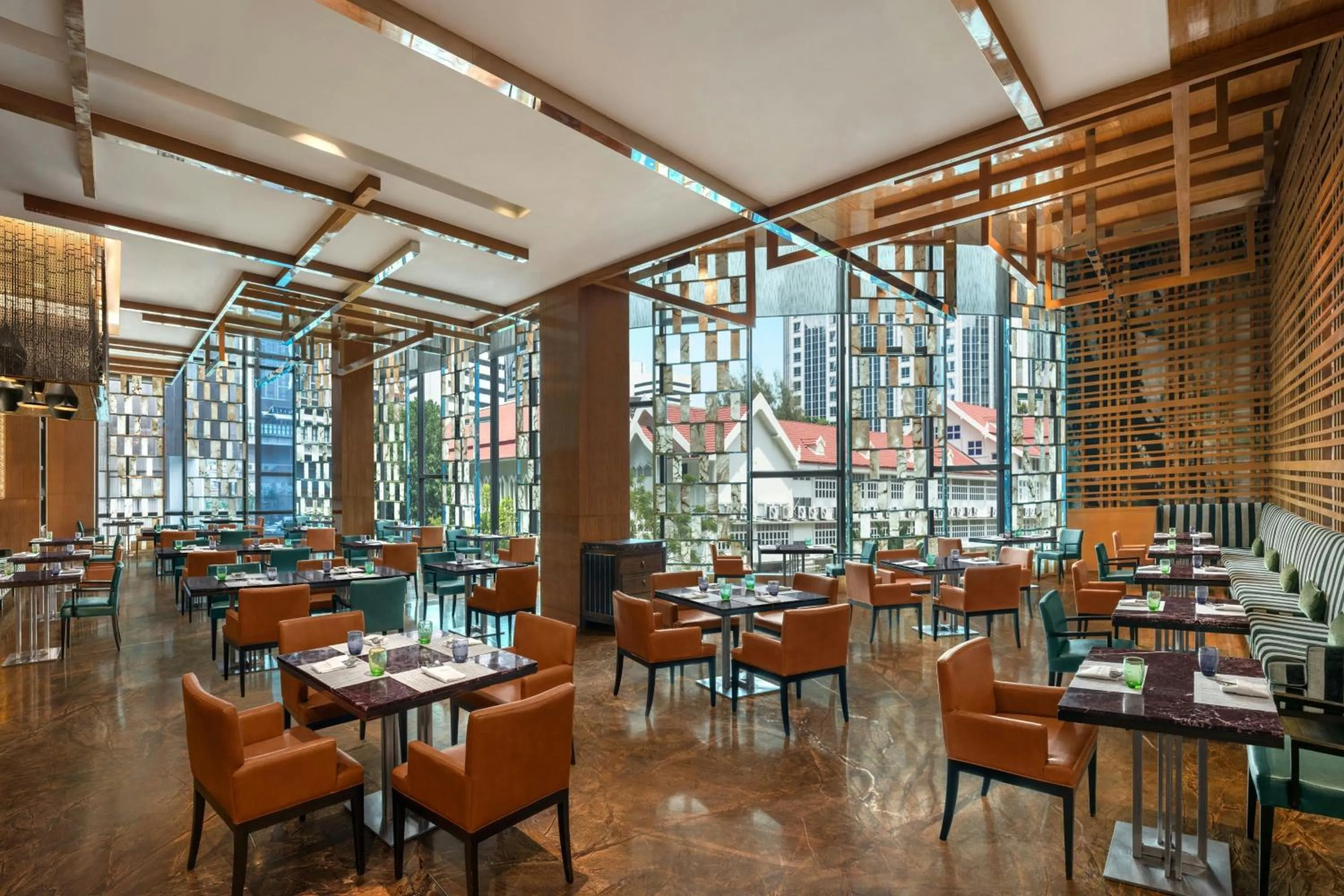 Restaurant/places to eat in Renaissance Bangkok Ratchaprasong Hotel by Marriott