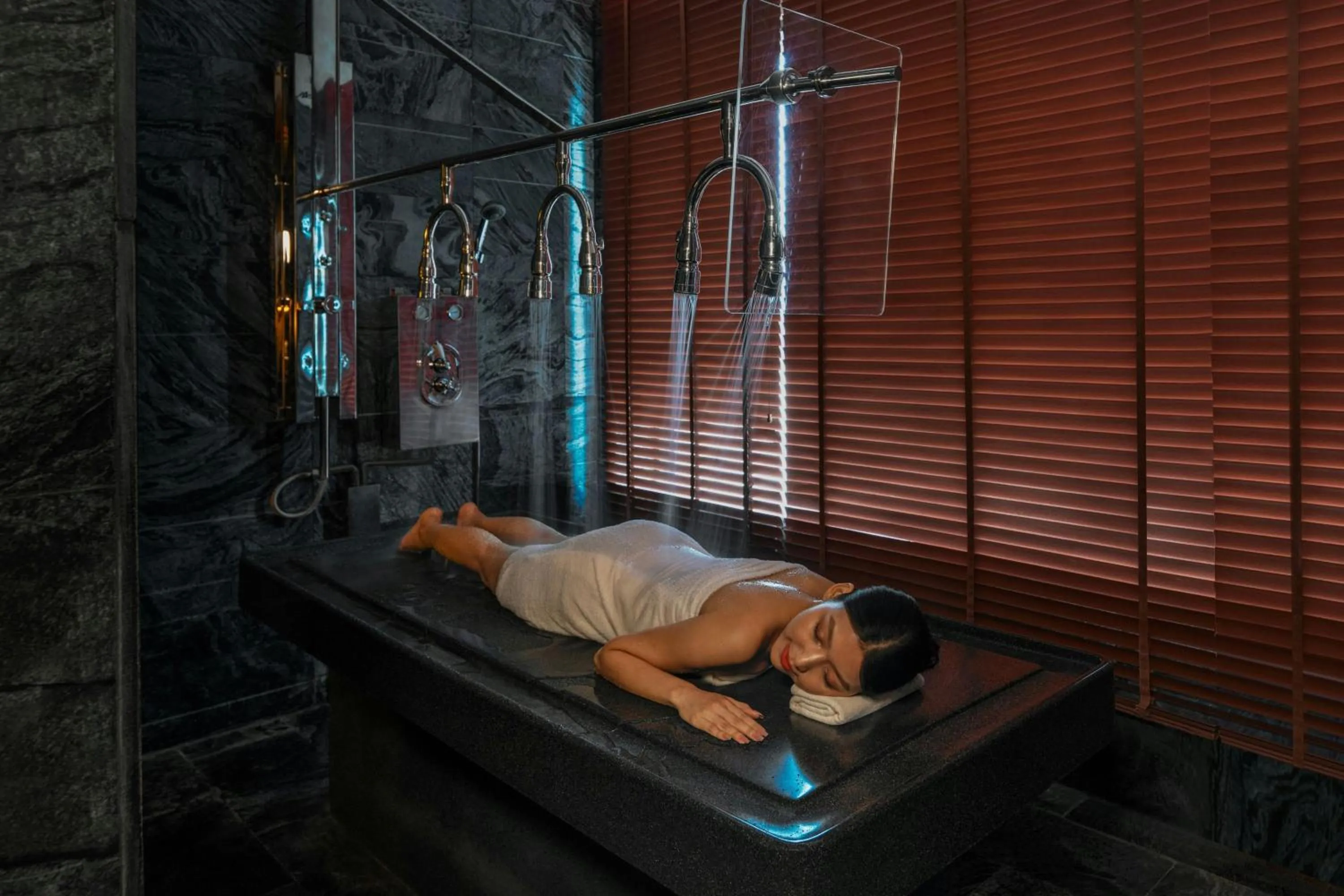 Spa and wellness centre/facilities in Renaissance Bangkok Ratchaprasong Hotel by Marriott