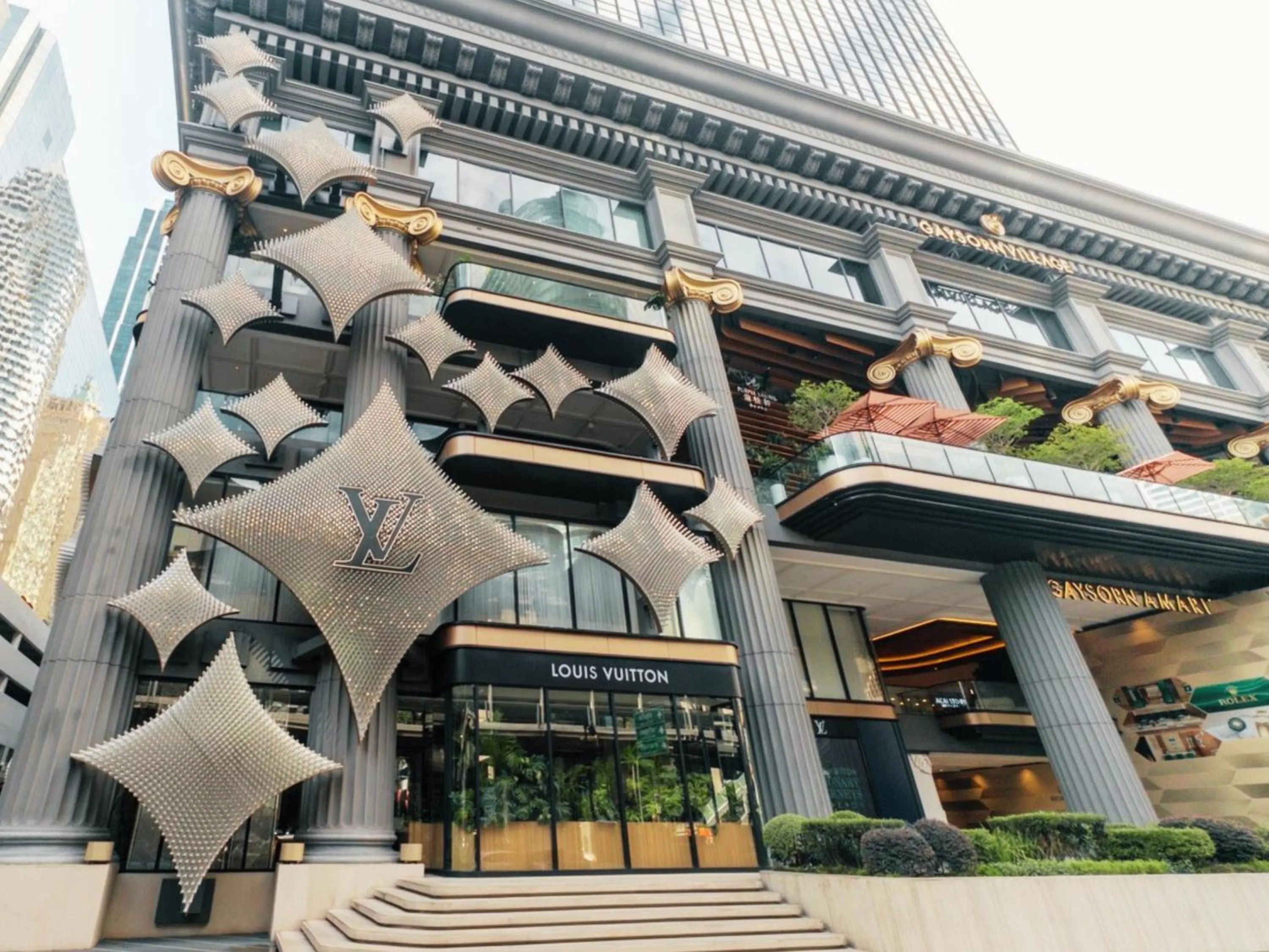 Nearby landmark in Renaissance Bangkok Ratchaprasong Hotel by Marriott