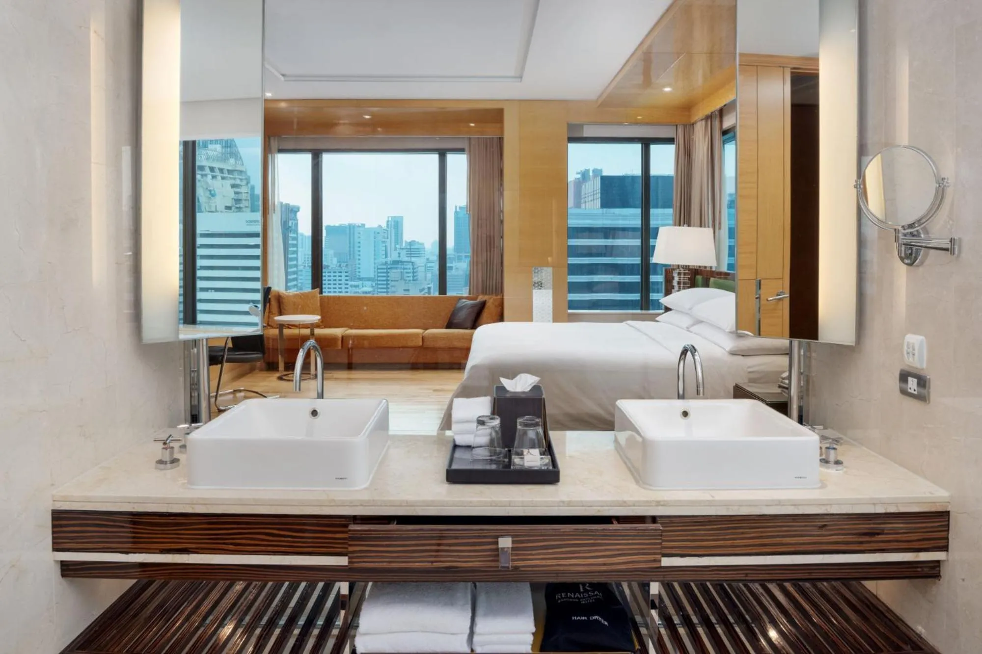 Studio Suite, 1 Bedroom Suite, 1 King in Renaissance Bangkok Ratchaprasong Hotel by Marriott