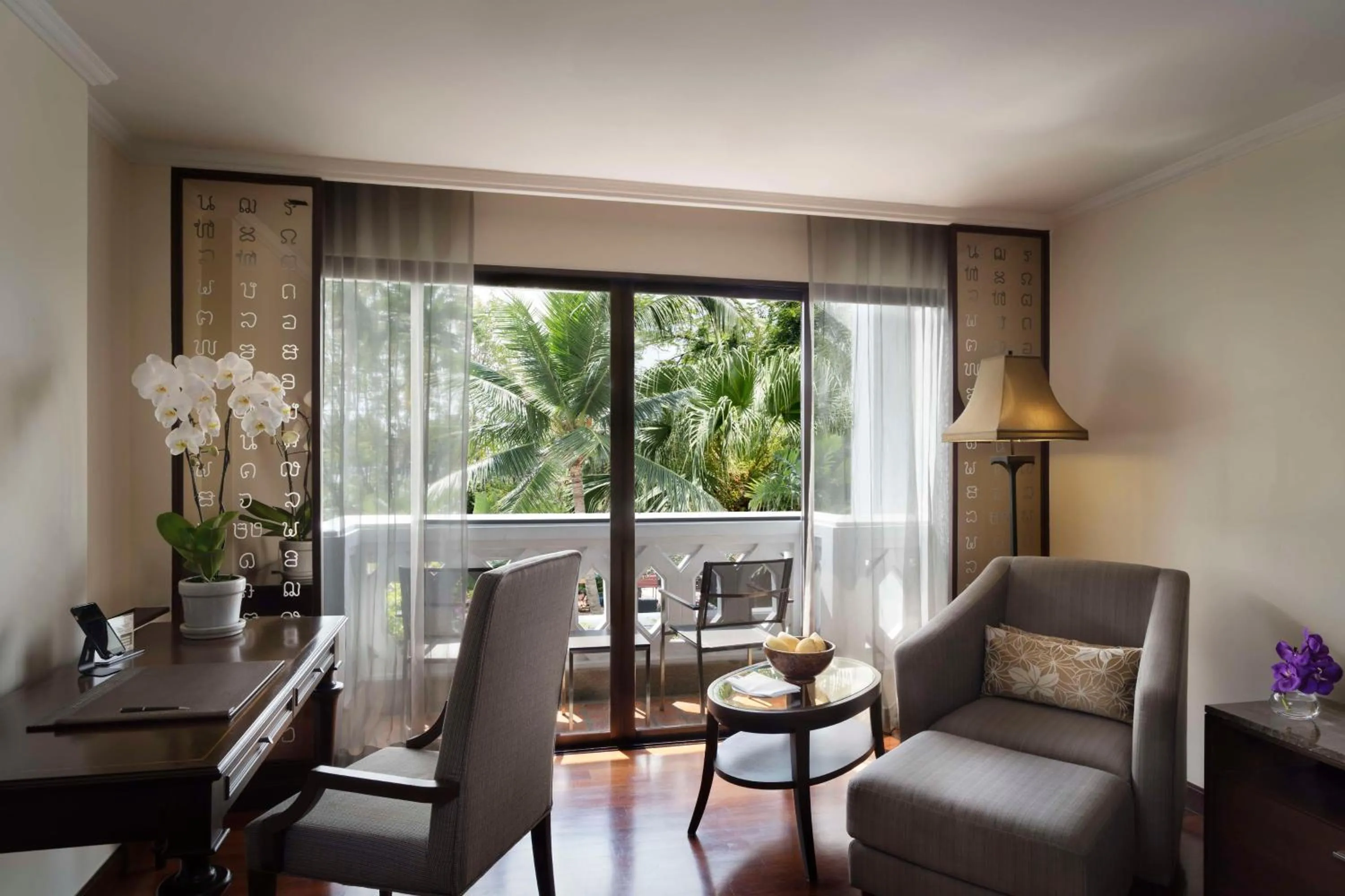 Bedroom in Anantara Riverside Bangkok Resort