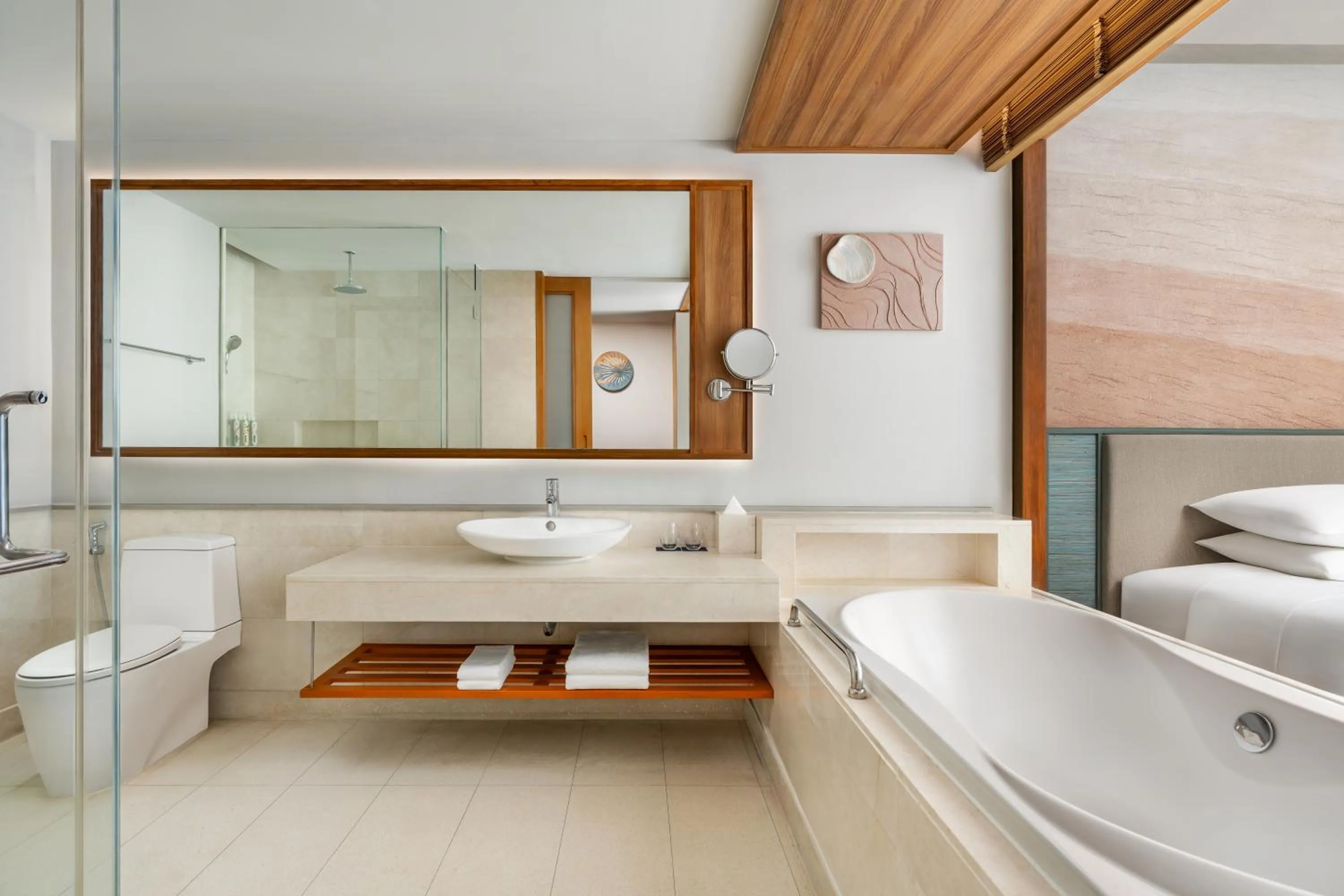 Shower, Bed in Renaissance Phuket Resort & Spa