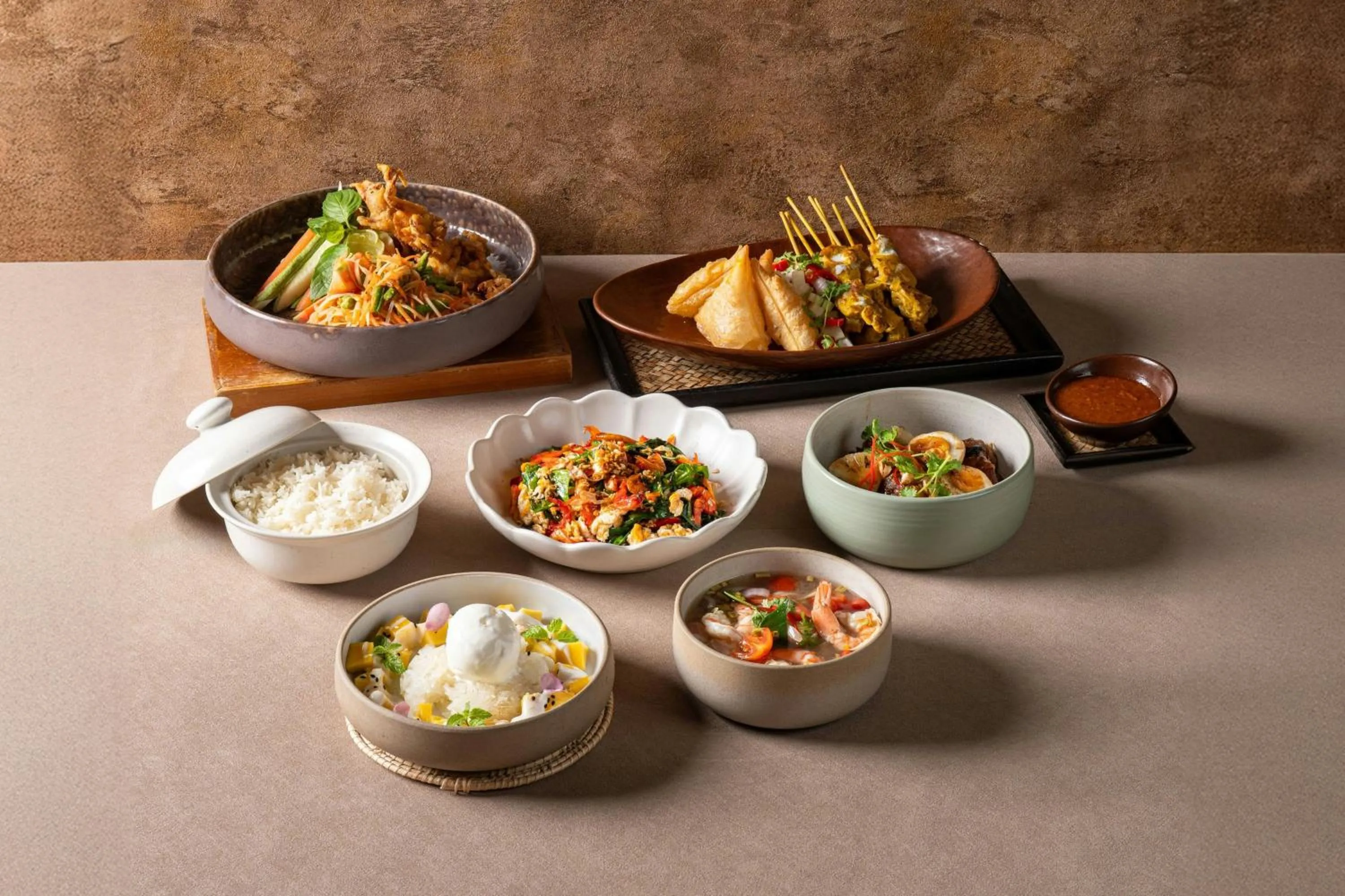 Restaurant/places to eat in Renaissance Phuket Resort & Spa