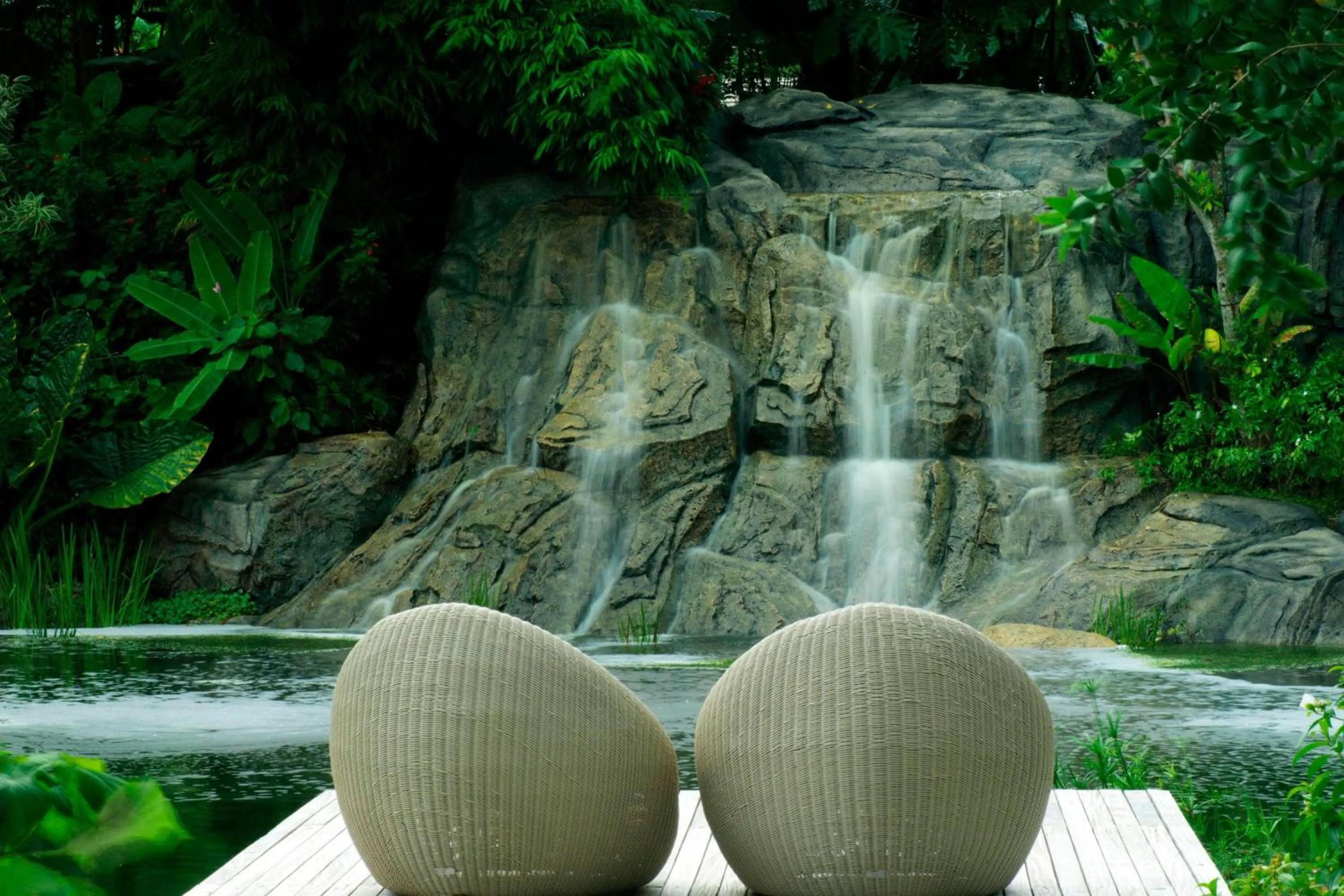 Restaurant/places to eat in Renaissance Phuket Resort & Spa