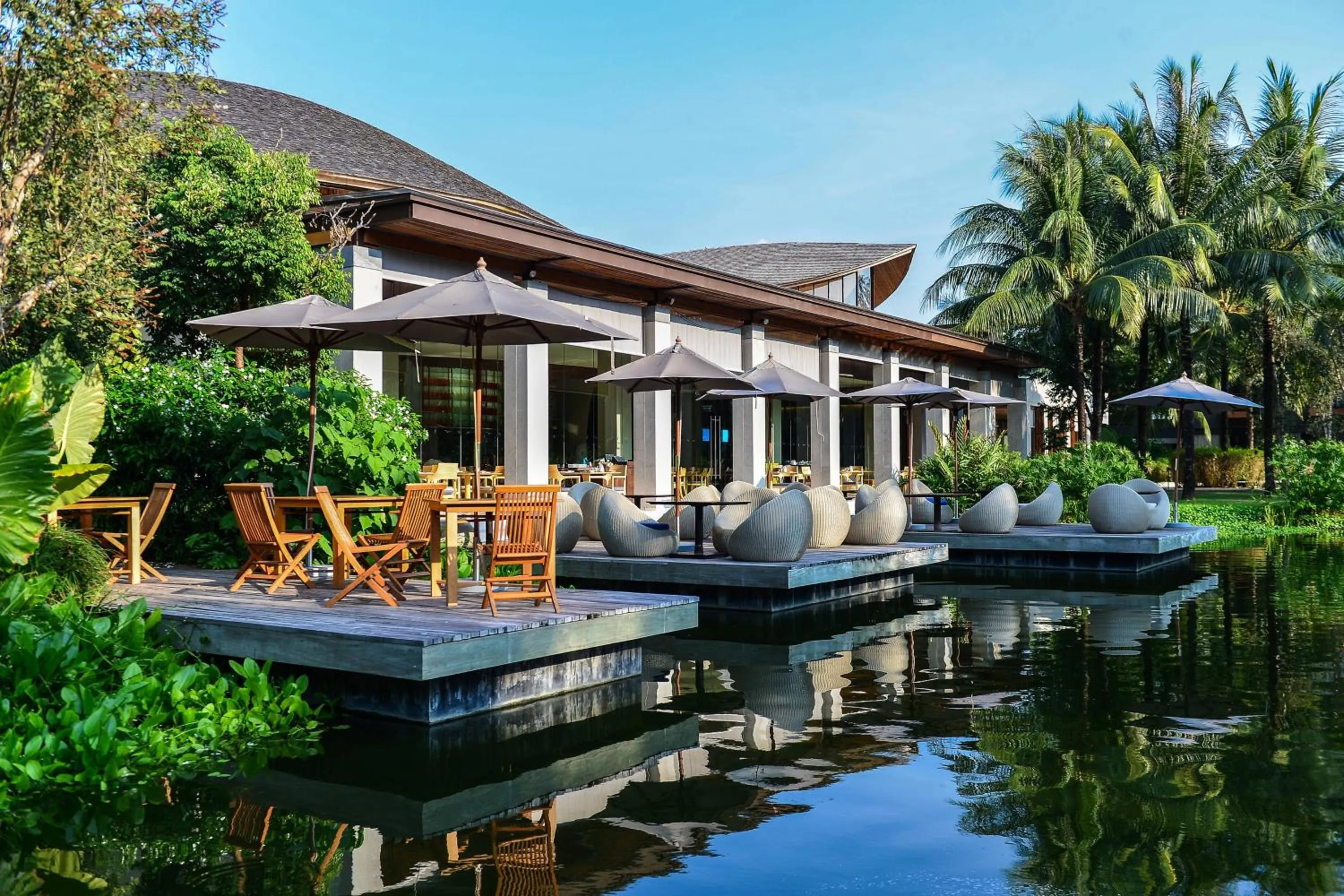 Restaurant/places to eat in Renaissance Phuket Resort & Spa