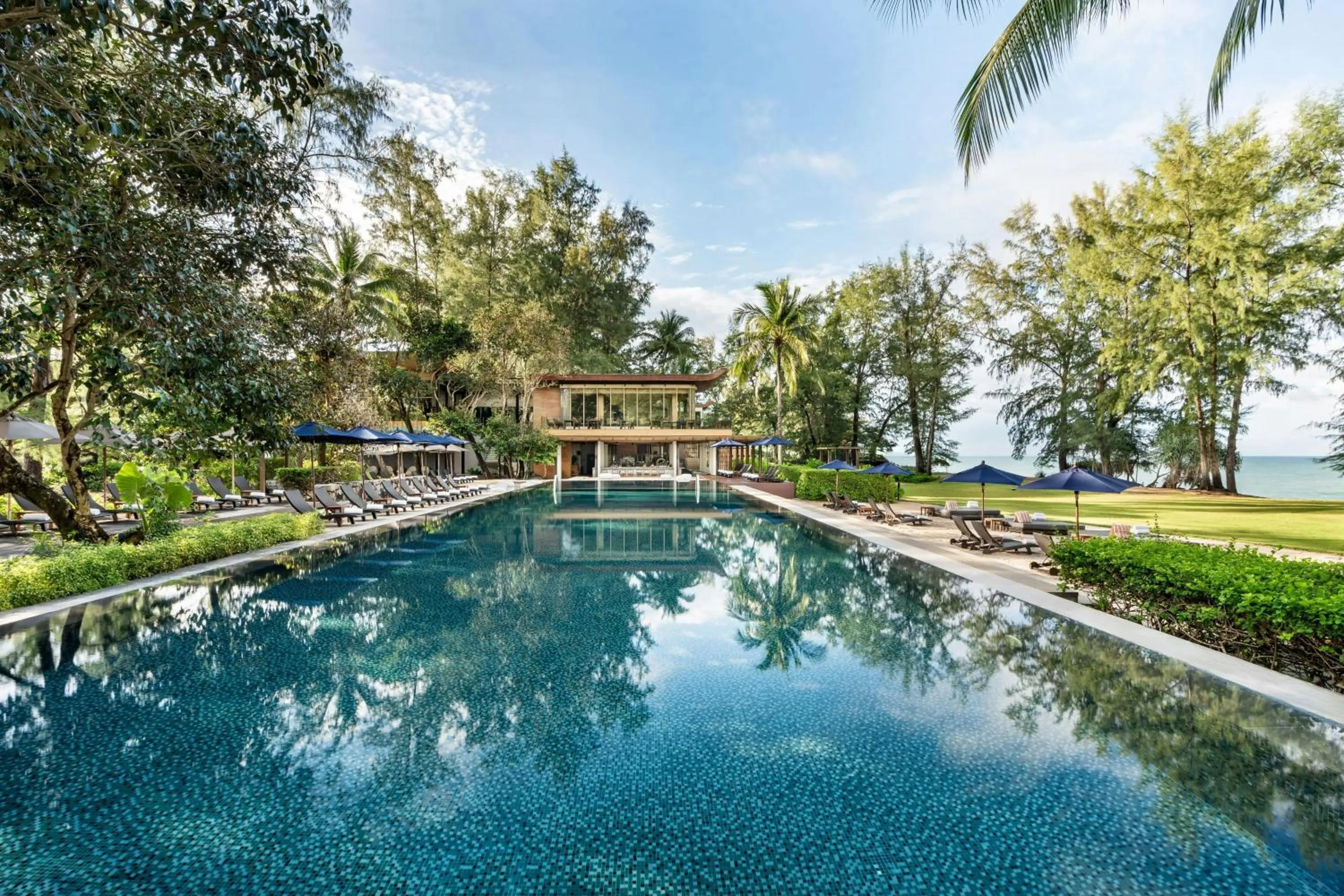 Swimming pool in Renaissance Phuket Resort & Spa