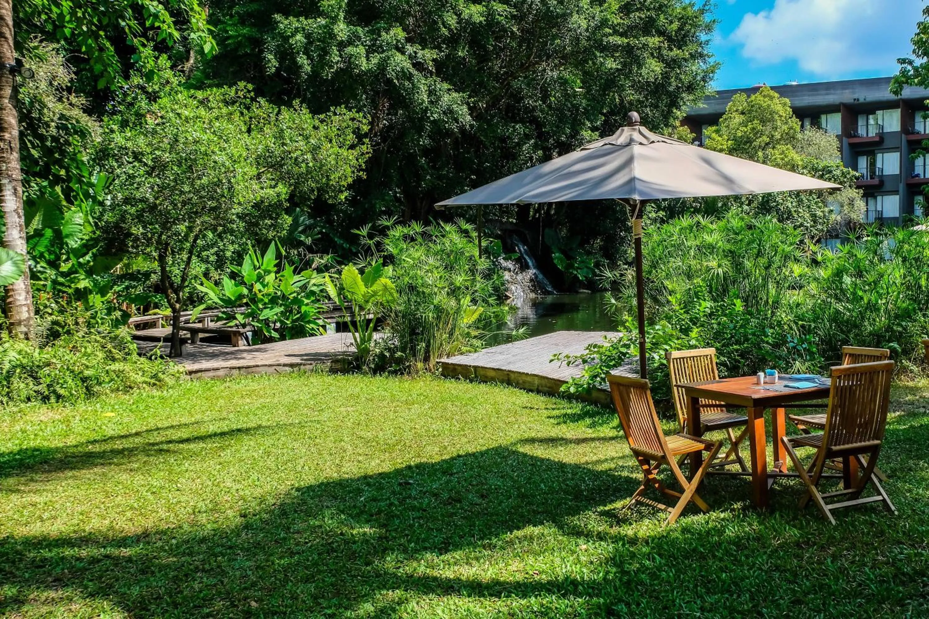 Restaurant/places to eat in Renaissance Phuket Resort & Spa