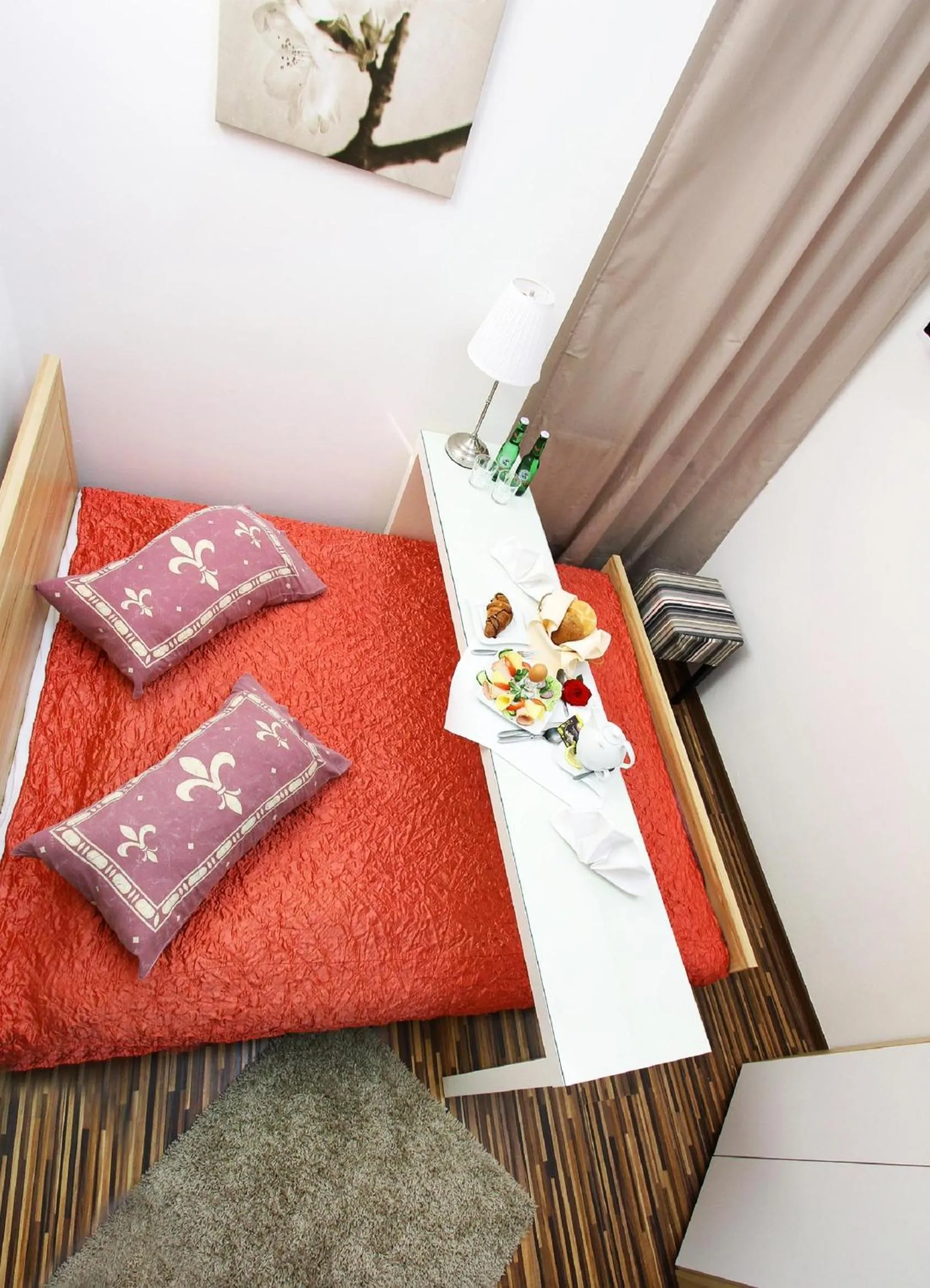 Photo of the whole room, Bed in Hotel & Restauracja Glass