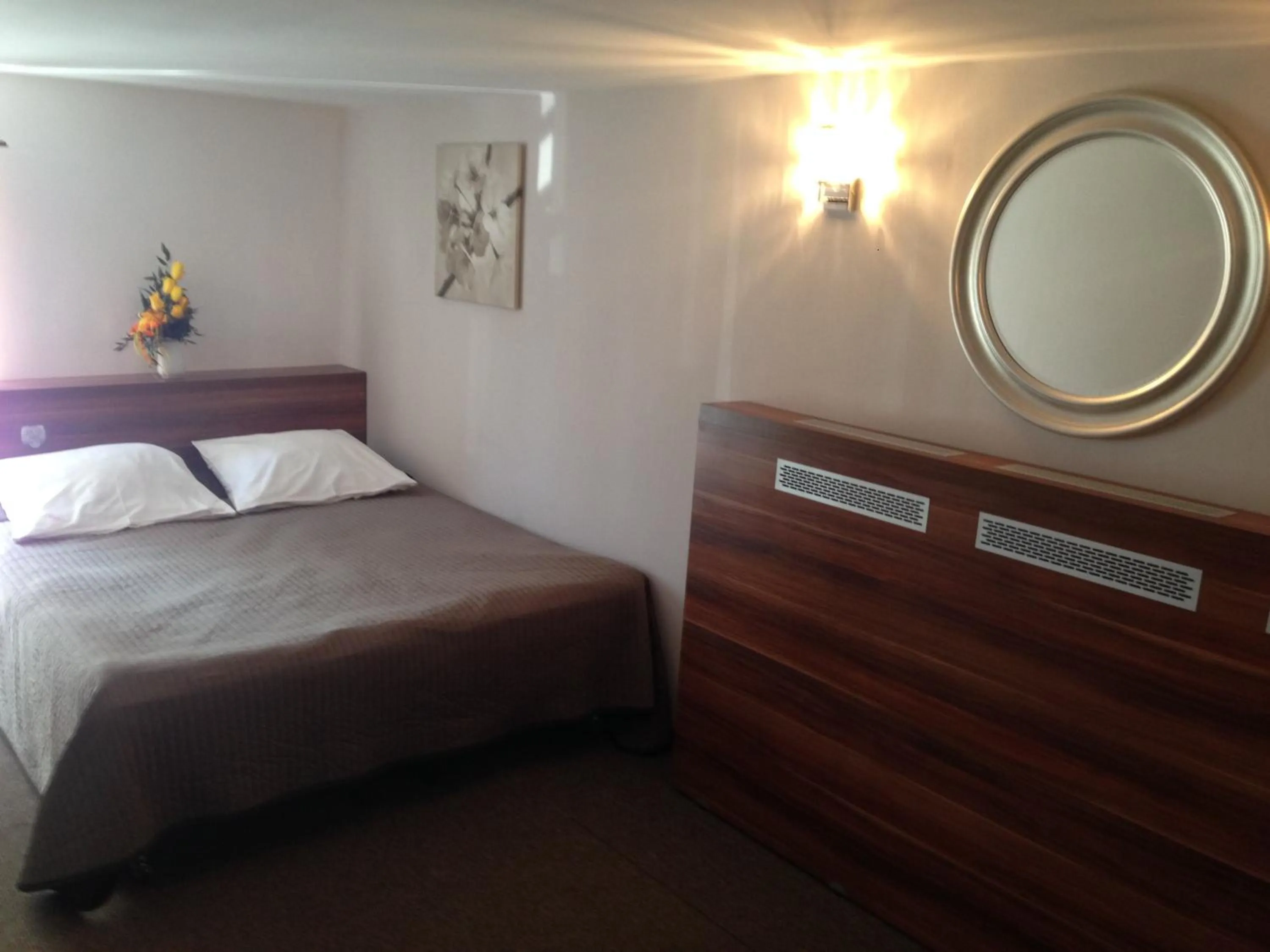 Photo of the whole room, Bed in Hotel & Restauracja Glass