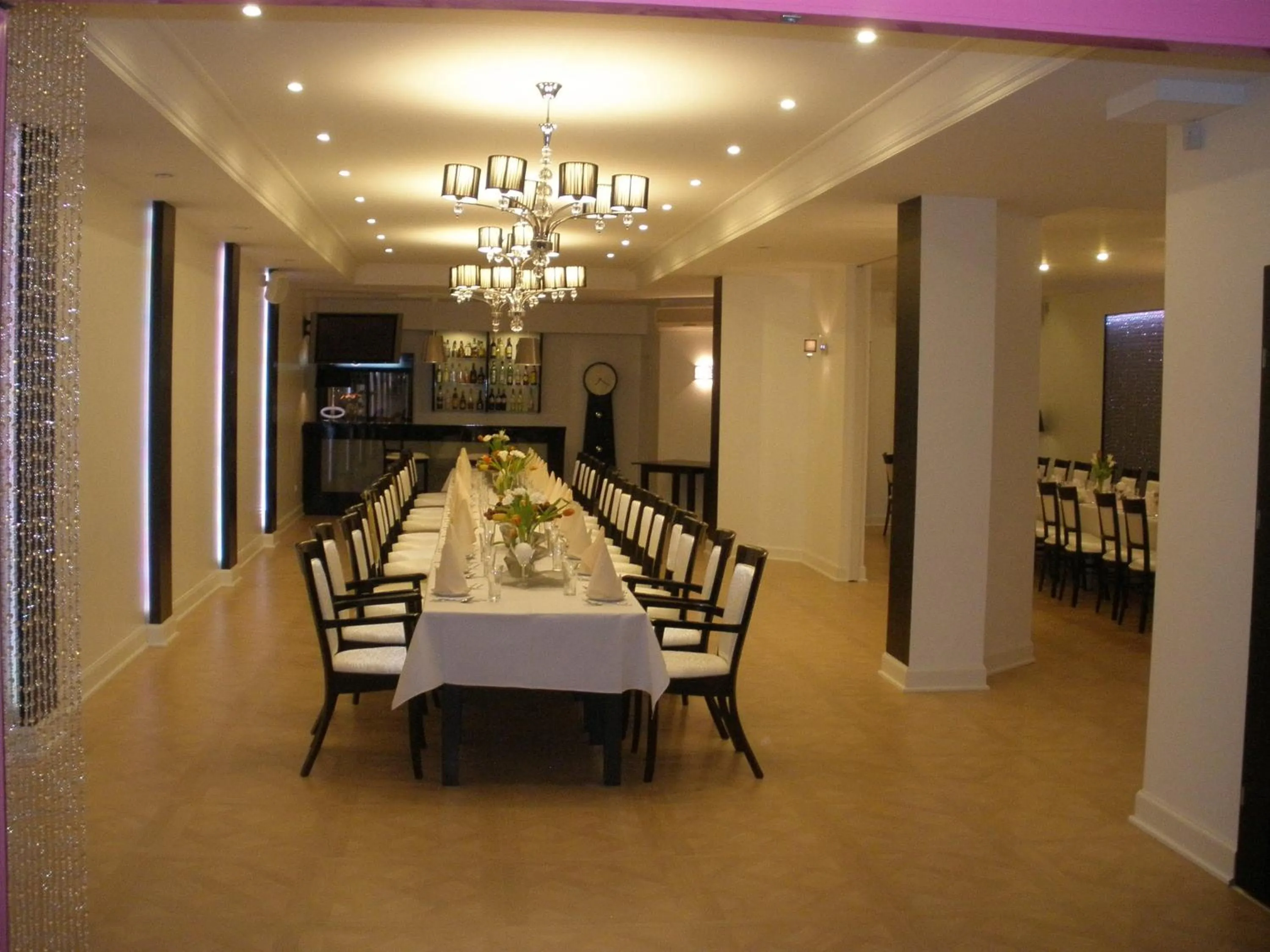 Restaurant/places to eat in Hotel & Restauracja Glass