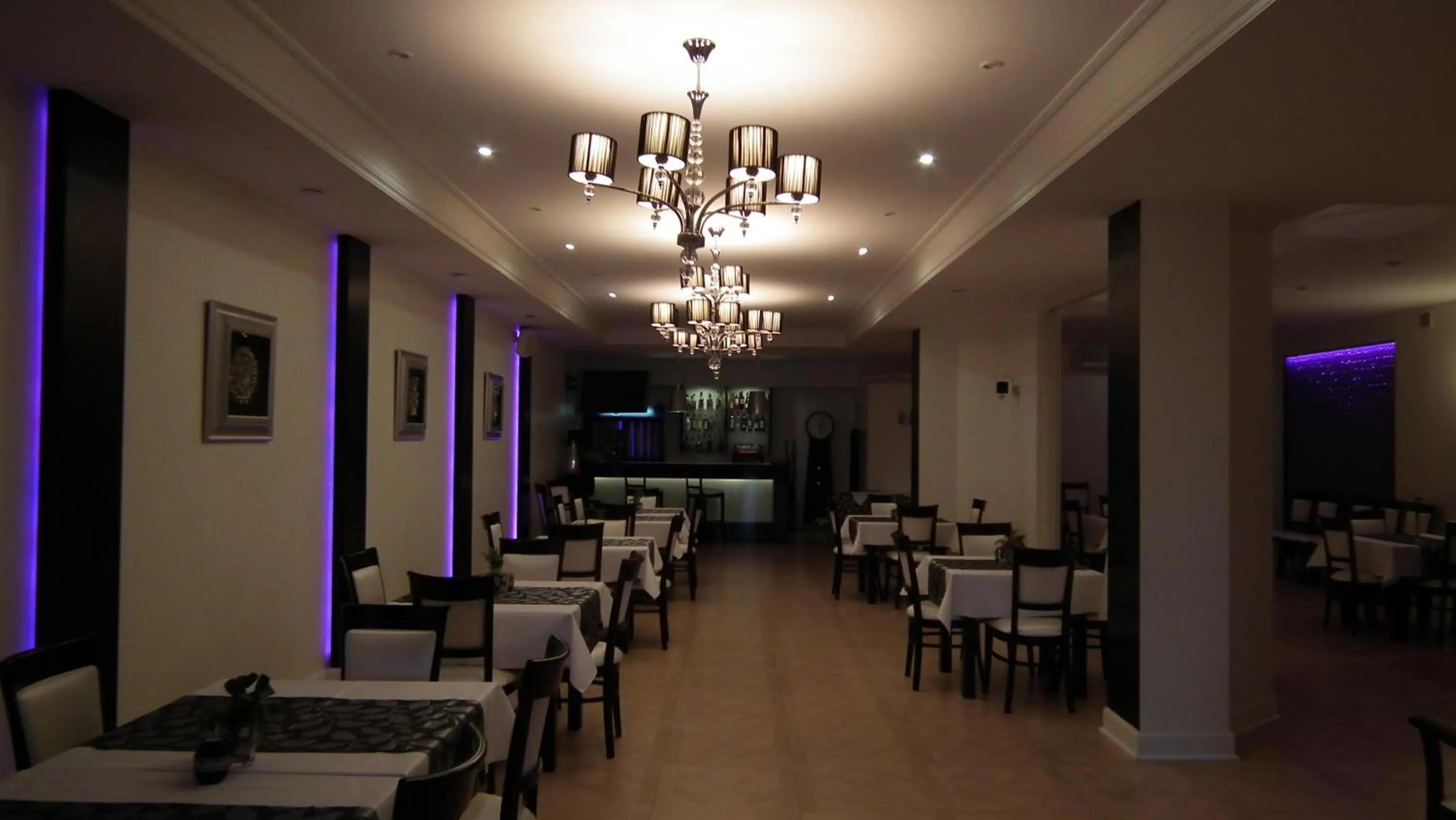 Restaurant/places to eat in Hotel & Restauracja Glass