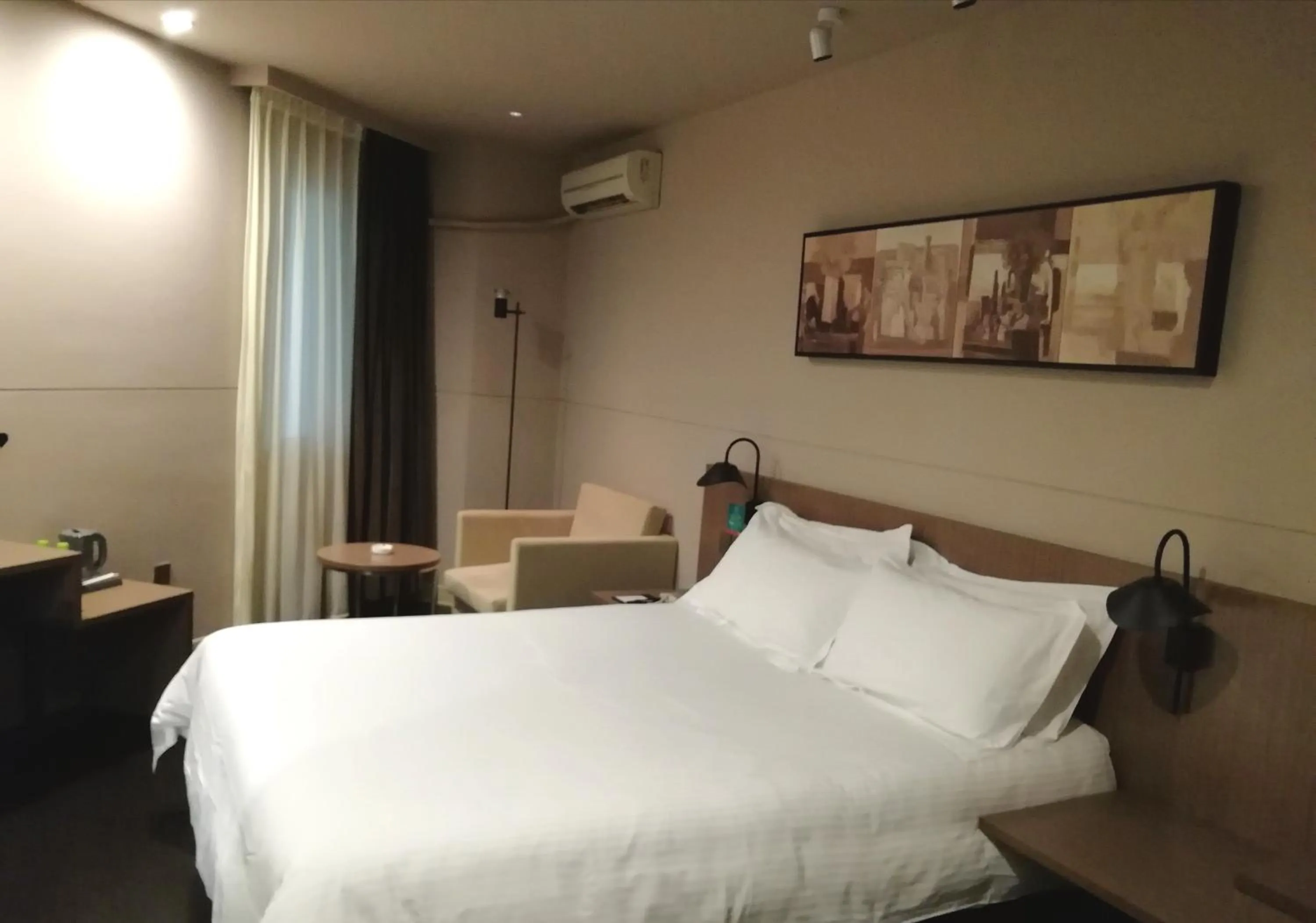 Bed in Jinjiang Inn –The Mixc Subway, Nanning