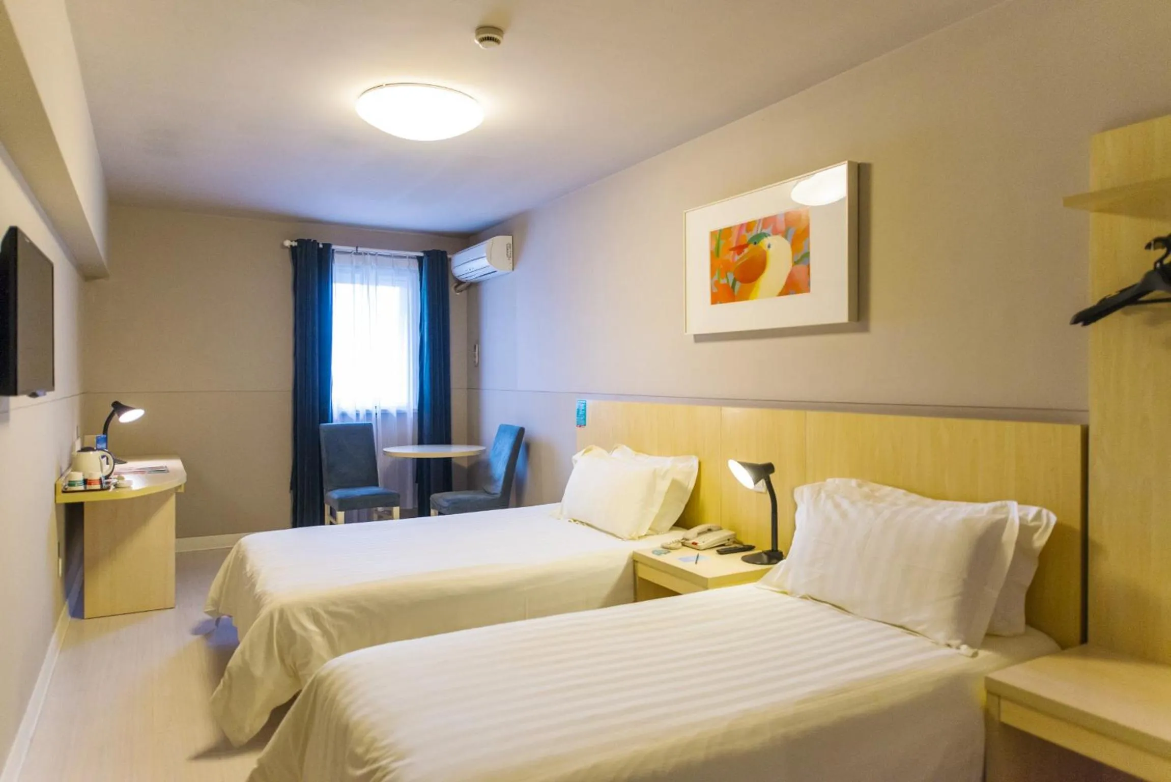 Bedroom, Bed in Jinjiang Inn - Hainan Haikou Dongfeng Bridge