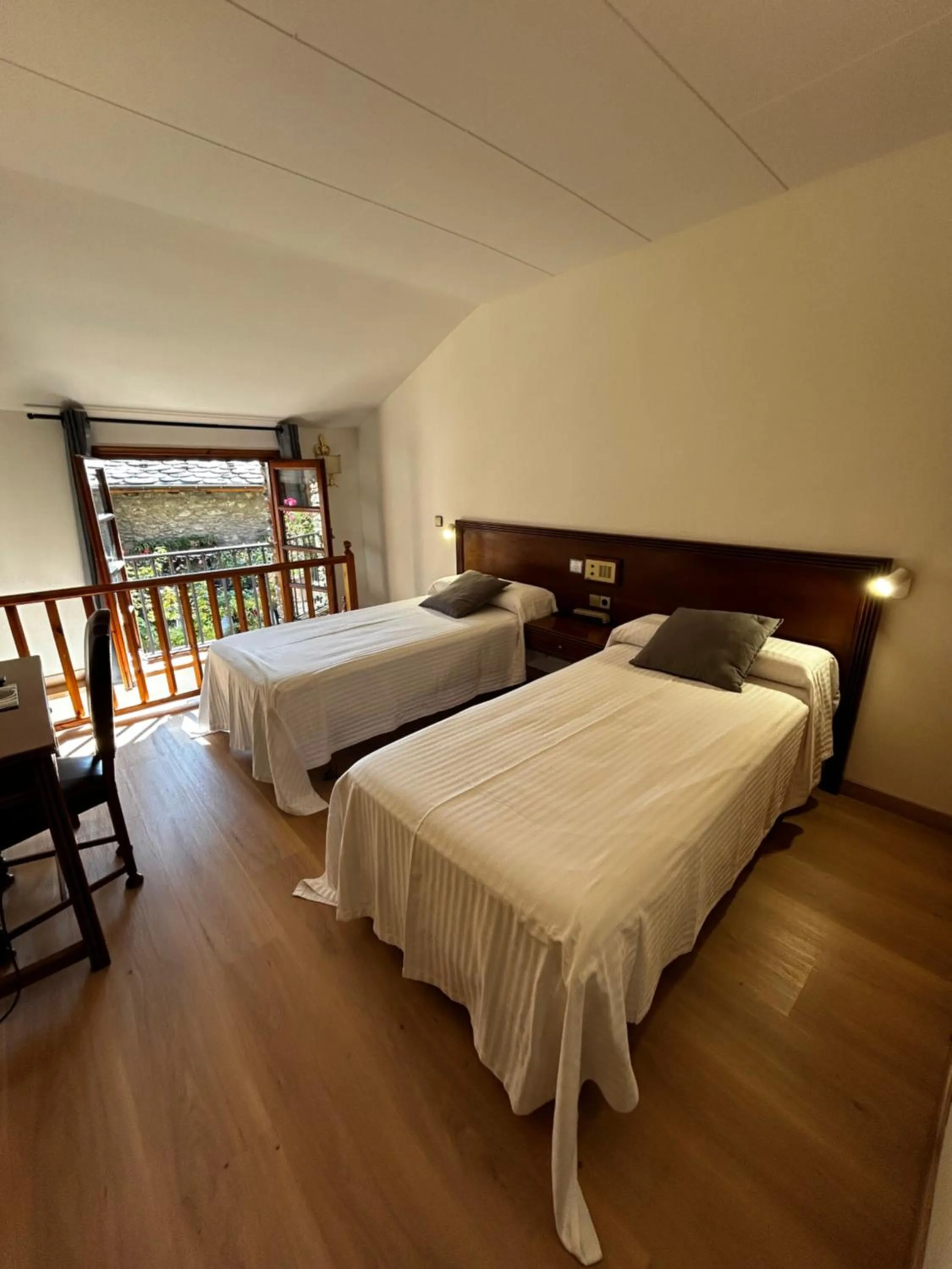 Photo of the whole room, Bed in Hotel Santa Bàrbara De La Vall D'ordino